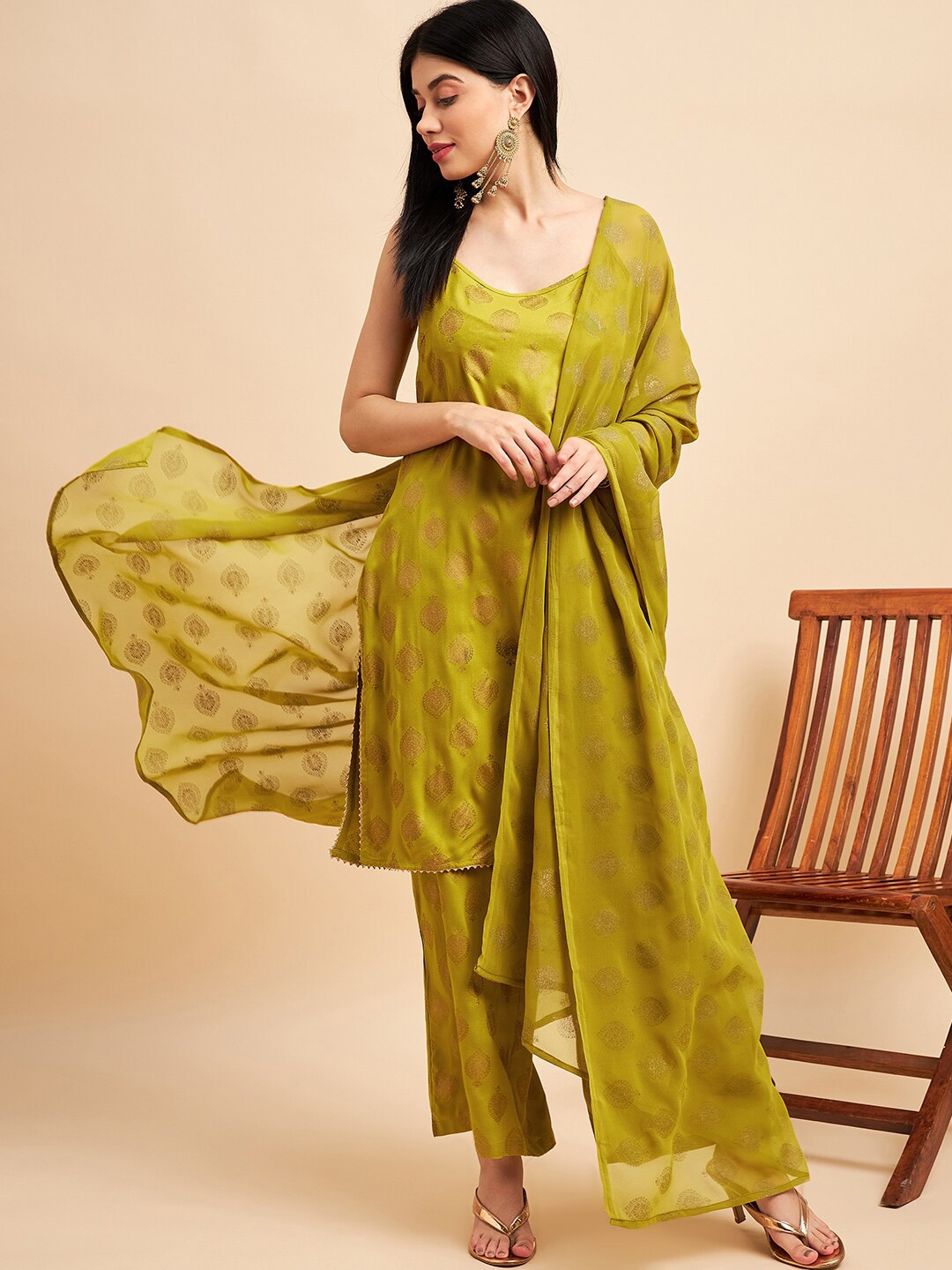 Sangria Ethnic Motif Foil Printed Gotta Patti Straight Kurta With Palazzo & Dupatta, Green
Sangria Ethnic Motif Foil Printed Gotta Patti Straight Kurta With Palazzo & Dupatta, Green