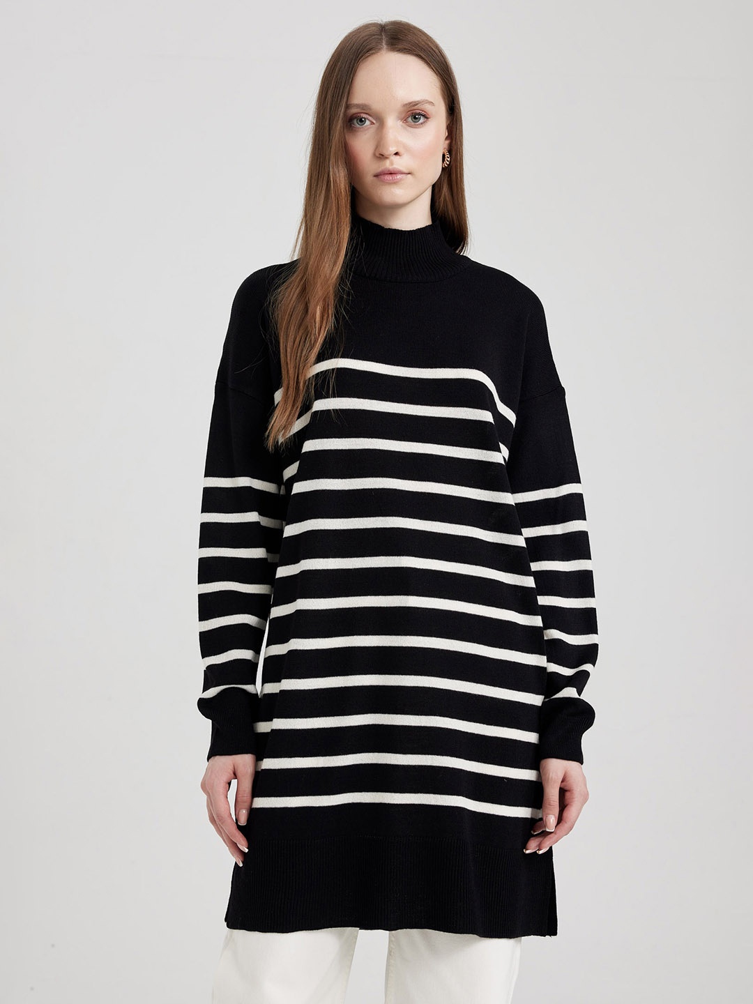 DeFacto Striped Turtle Neck Long Sleeves Pure Acrylic Longline Pullover Sweater, Black
DeFacto Striped Turtle Neck Long Sleeves Pure Acrylic Longline Pullover Sweater, Black