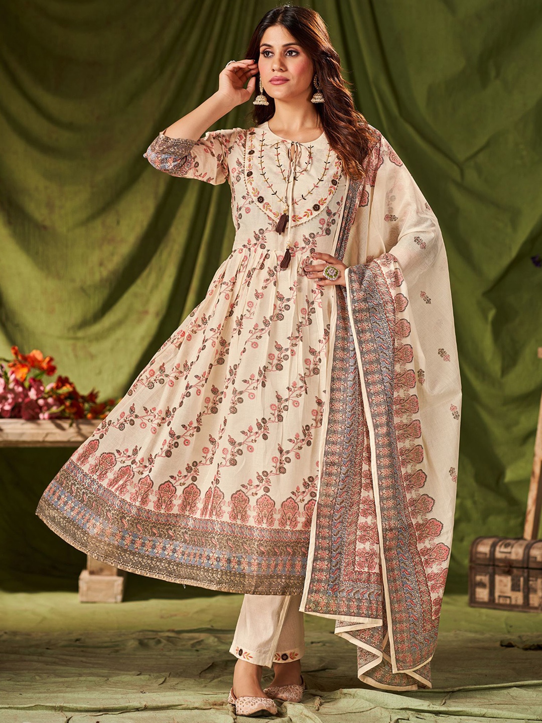 PREMROOP- THE STYLE YOU LOVE Floral Printed Pure Cotton Kurta With Trousers & Dupatta, Cream
PREMROOP- THE STYLE YOU LOVE Floral Printed Pure Cotton Kurta With Trousers & Dupatta, Cream