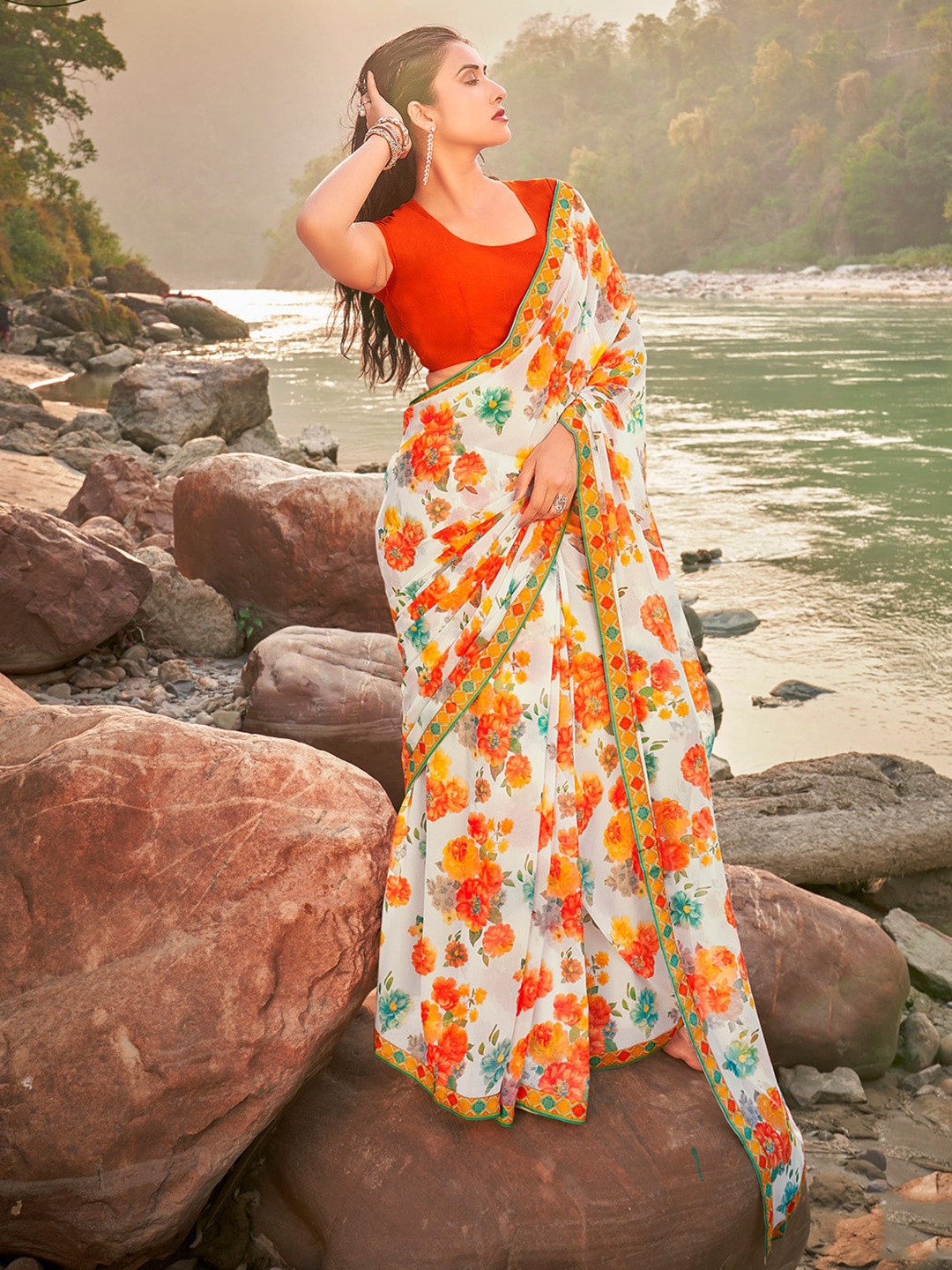 SANSKAR Floral Printed Saree, Orange