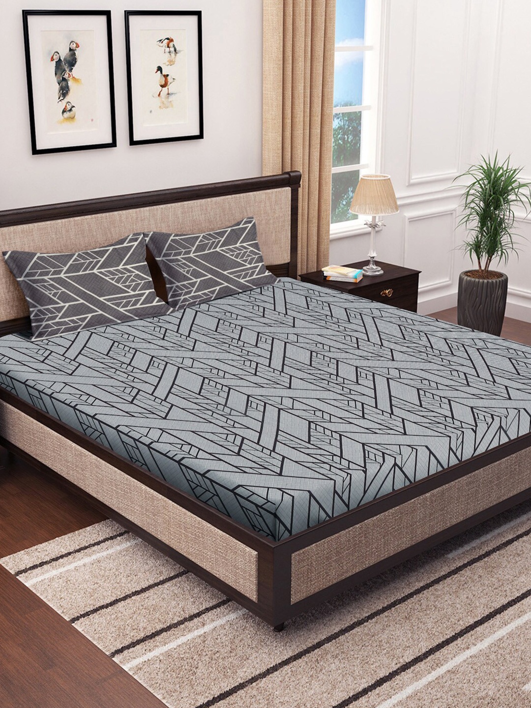 KLOTTHE Grey & Black Geometric 300 TC Fitted Super King Double Bedsheet & 2 Pillow Covers
KLOTTHE Grey & Black Geometric 300 TC Fitted Super King Double Bedsheet & 2 Pillow Covers