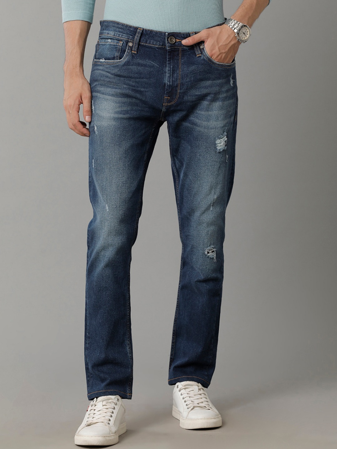 Voi Jeans Men Skinny Fit Mildly Distressed Light Fade Stretchable Cotton Jeans, Blue
Voi Jeans Men Skinny Fit Mildly Distressed Light Fade Stretchable Cotton Jeans, Blue