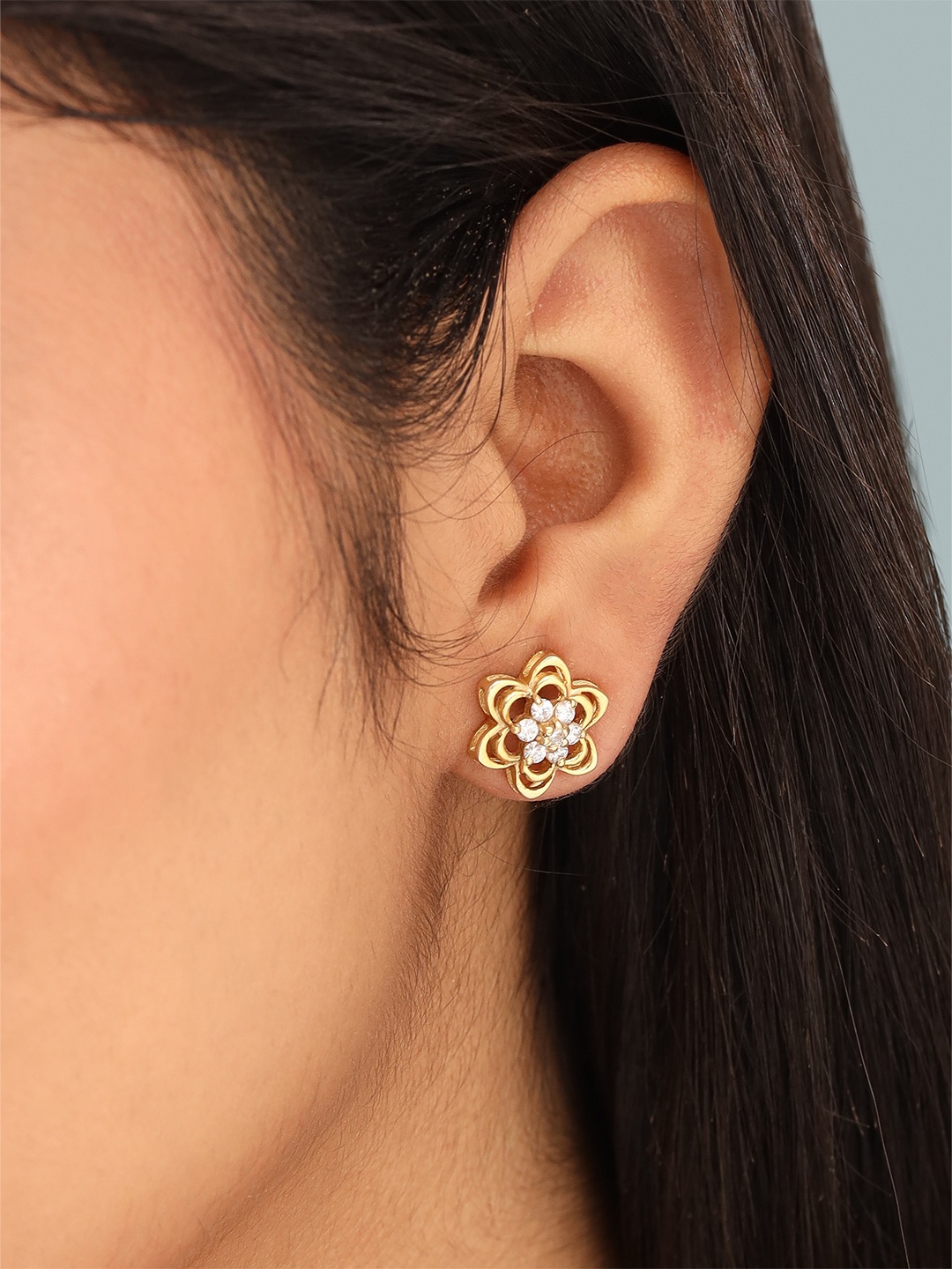 Kicky And Perky 925 Sterling Silver Moissanite Studded Gold-Plated Floral Studs Earrings
Kicky And Perky 925 Sterling Silver Moissanite Studded Gold-Plated Floral Studs Earrings