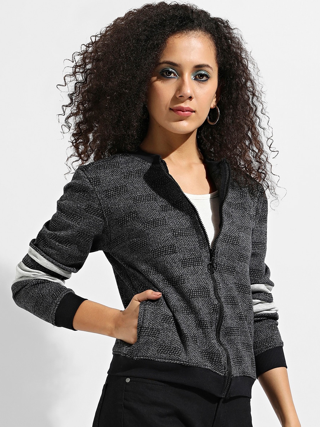 Campus Sutra Women Charcoal Camouflage Checked Windcheater Longline Outdoor Open Front Jacket with Patchwork
Campus Sutra Women Charcoal Camouflage Checked Windcheater Longline Outdoor Open Front Jacket with Patchwork