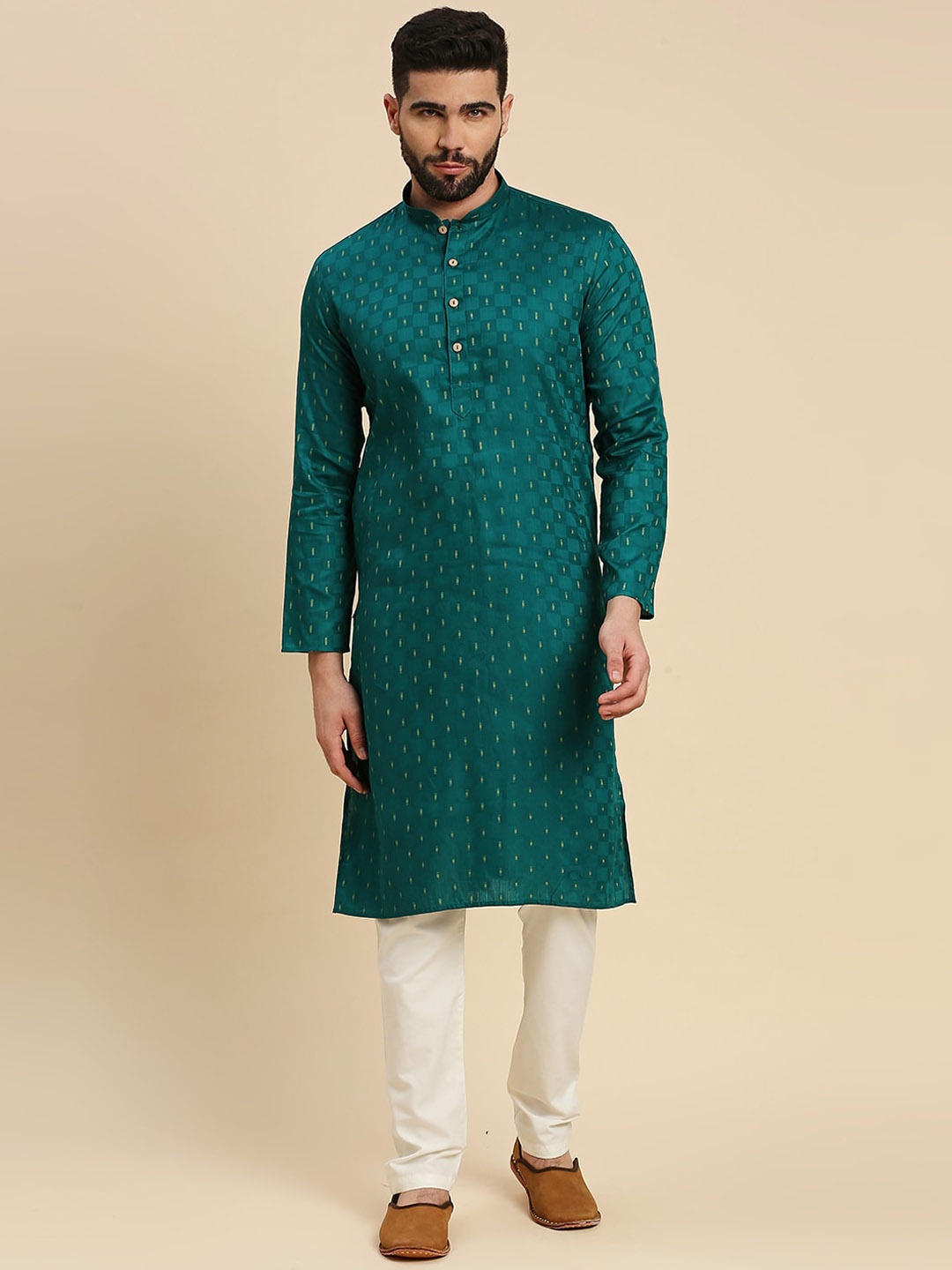 RAJUBHAI HARGOVINDAS Geometric Woven Design Mandarin Collar Cotton Straight Kurta, Green
RAJUBHAI HARGOVINDAS Geometric Woven Design Mandarin Collar Cotton Straight Kurta, Green