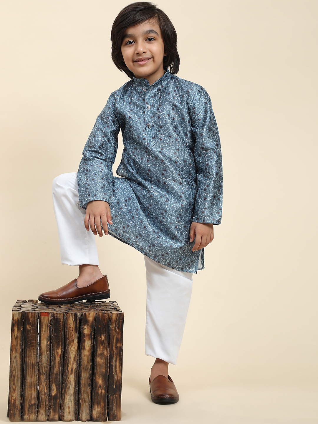 Pro-Ethic STYLE DEVELOPER Boys Ethnic Motifs Printed Regular Kurta With Pyjamas, Blue
Pro-Ethic STYLE DEVELOPER Boys Ethnic Motifs Printed Regular Kurta With Pyjamas, Blue