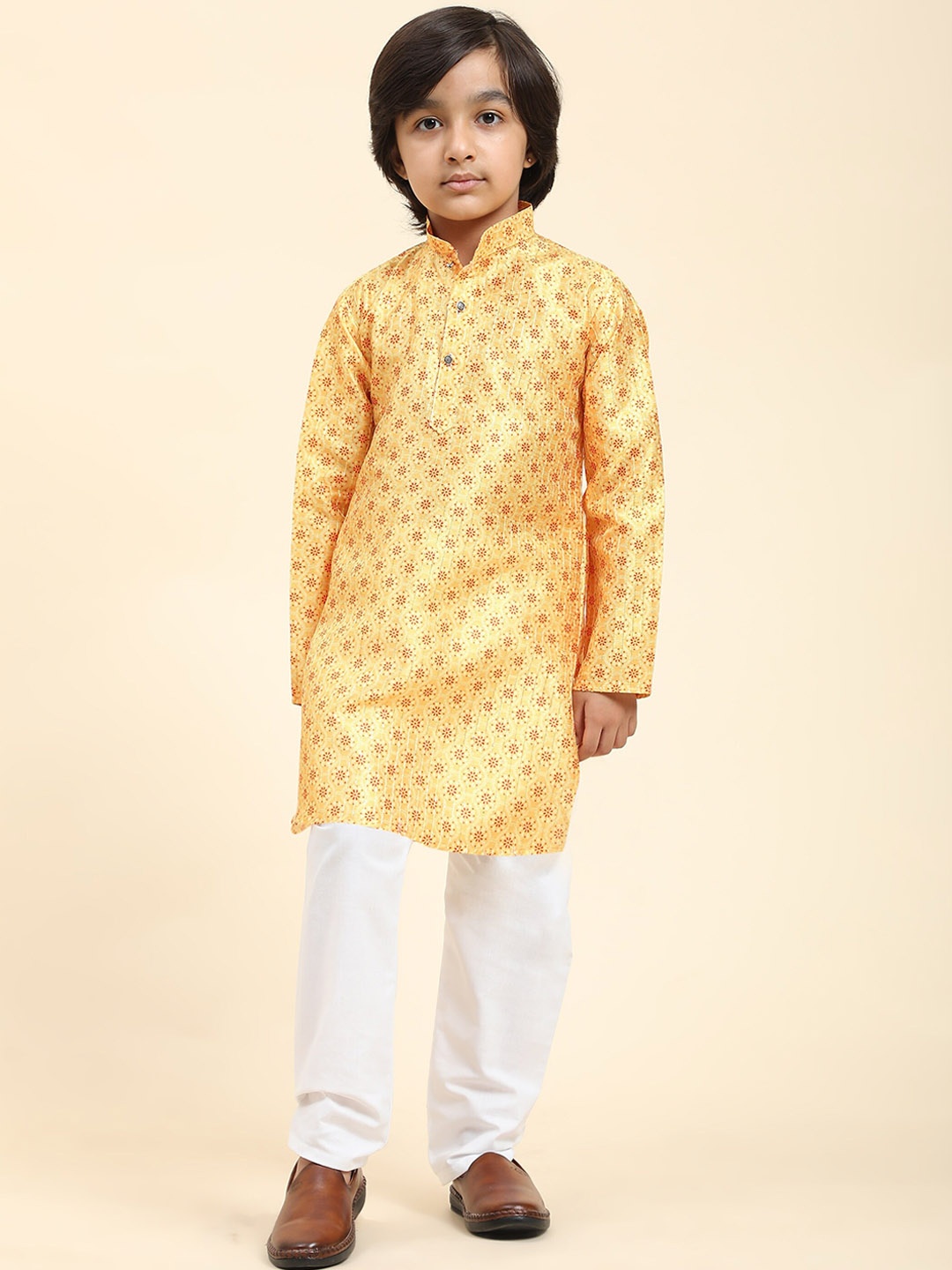 Pro-Ethic STYLE DEVELOPER Boys Floral Printed Thread Work Kurta with Pyjamas, Yellow
Pro-Ethic STYLE DEVELOPER Boys Floral Printed Thread Work Kurta with Pyjamas, Yellow