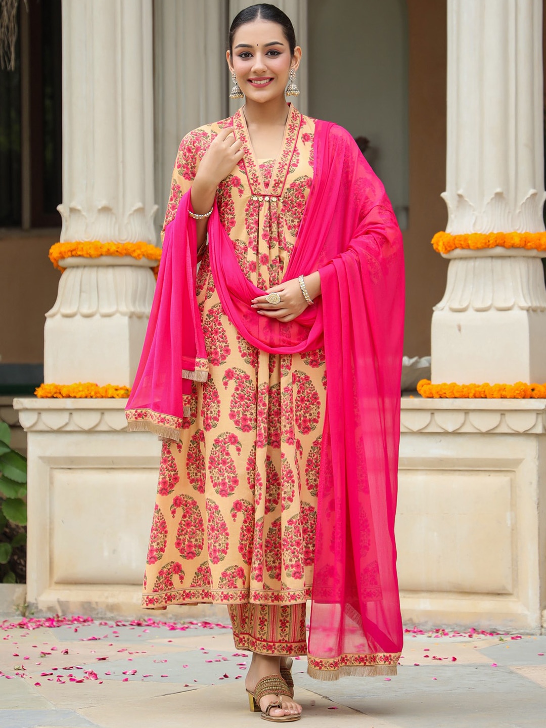 Rain & Rainbow Paisley Printed Sequinned Pure Cotton Kurta with Trousers & Dupatta, Coral
Rain & Rainbow Paisley Printed Sequinned Pure Cotton Kurta with Trousers & Dupatta, Coral