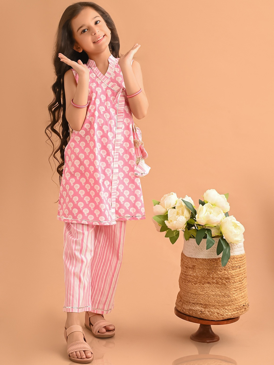 LilPicks Girls Ethnic Motifs Printed Angrakha Gotta Patti Pure Cotton Kurta with Trousers, Pink
LilPicks Girls Ethnic Motifs Printed Angrakha Gotta Patti Pure Cotton Kurta with Trousers, Pink