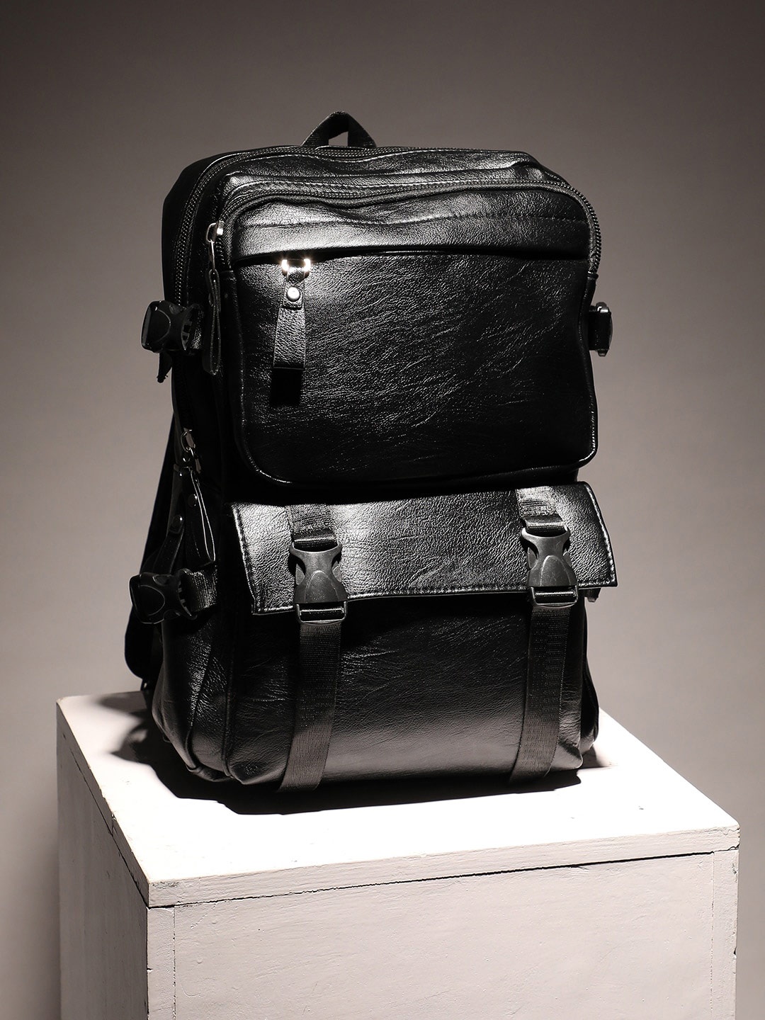 French Accent Men The City Dweller Textured Leather Laptop Backpack - Up to 18 inch, Black
French Accent Men The City Dweller Textured Leather Laptop Backpack - Up to 18 inch, Black
