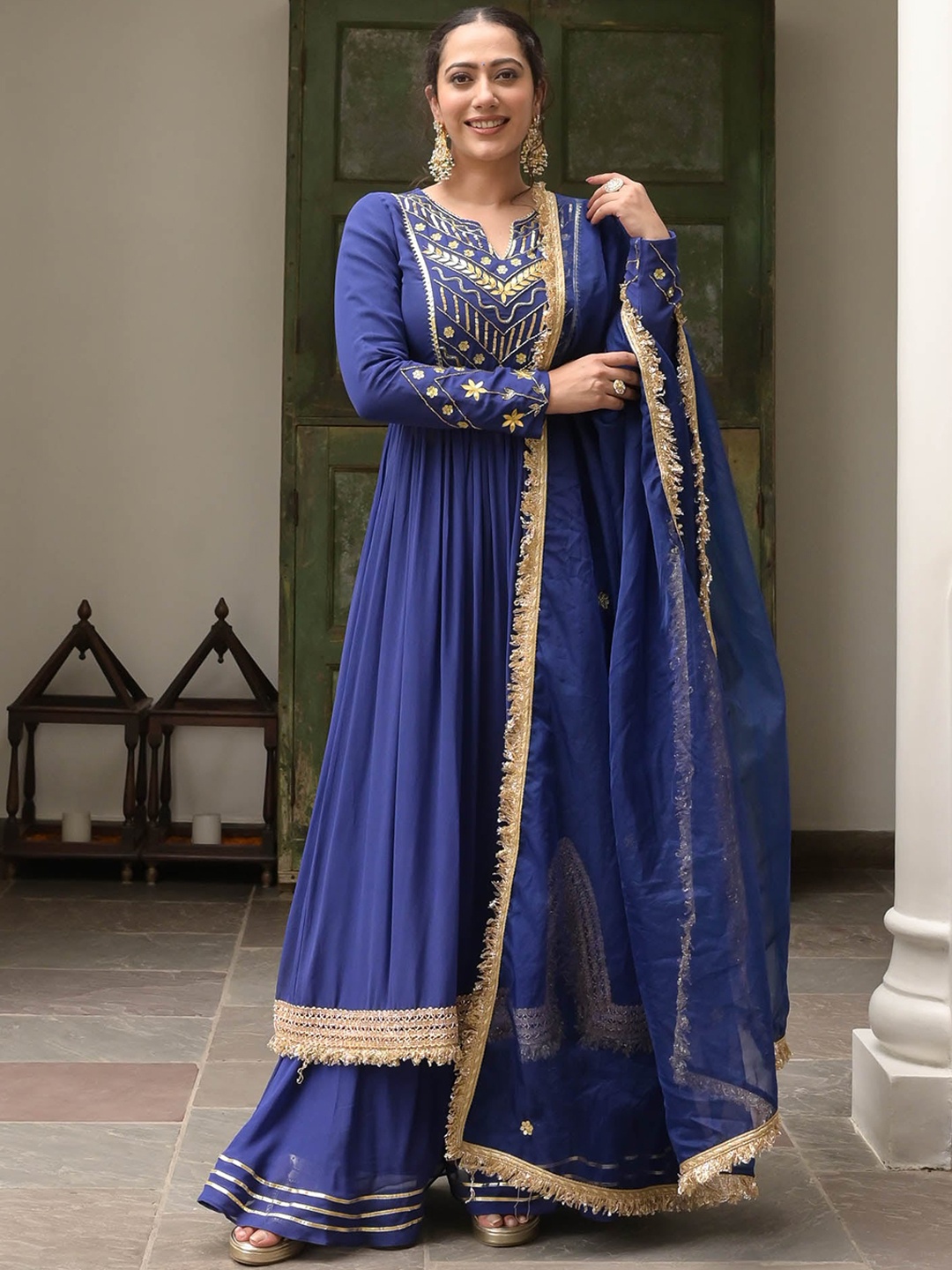 Urbanstree Ethnic Motifs Embroidered Sequinned Kurta With Palazzos & Dupatta, Navy blue
Urbanstree Ethnic Motifs Embroidered Sequinned Kurta With Palazzos & Dupatta, Navy blue