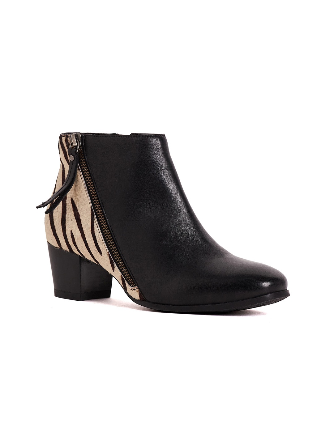 Peach Flores Women Mid Top Animal Printed Square Toe Leather Block-Heeled Regular Boots, Black
Peach Flores Women Mid Top Animal Printed Square Toe Leather Block-Heeled Regular Boots, Black