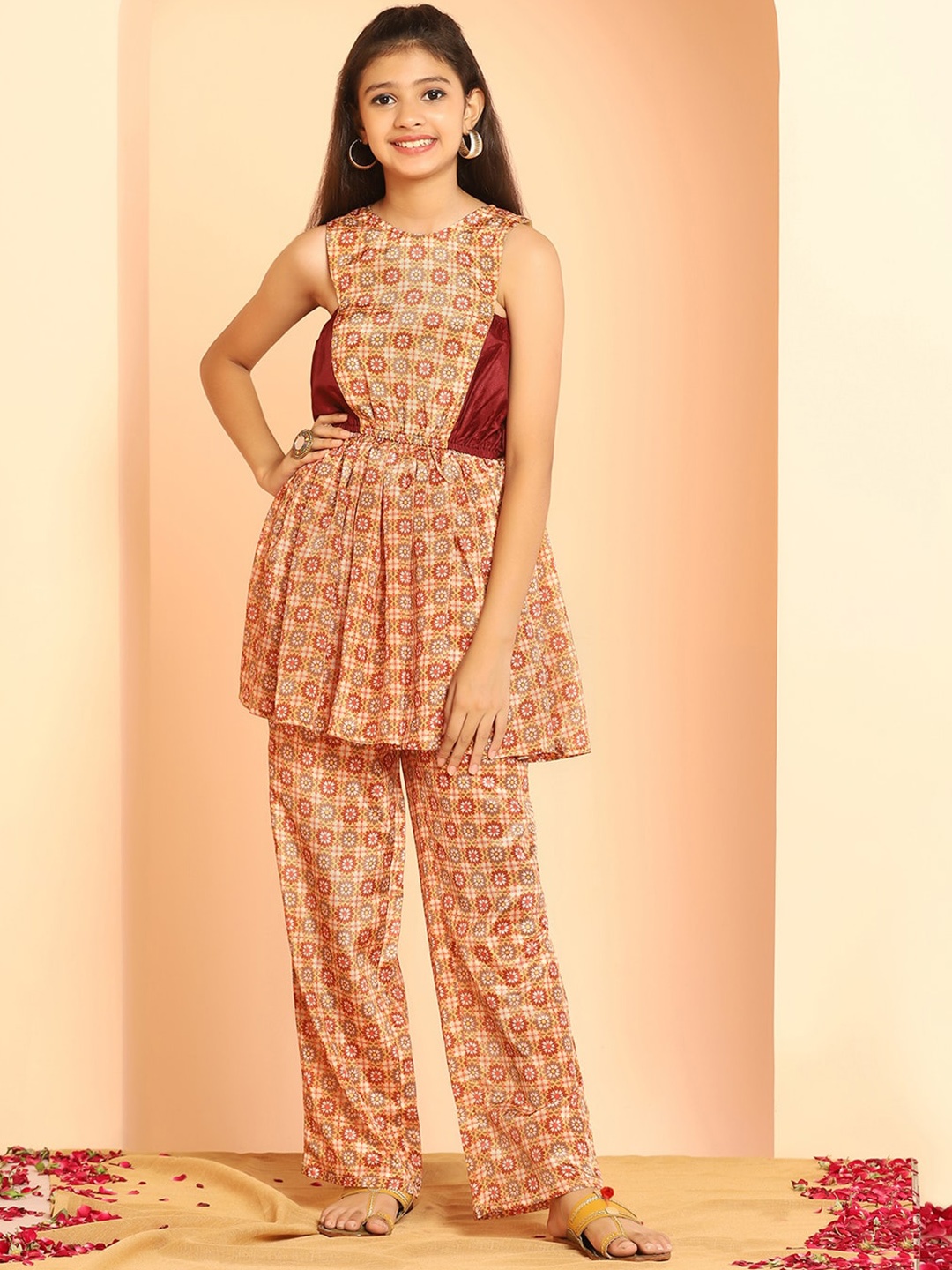 FASHION DREAM Girls Floral Printed Sleeveless Regular Kurti With Trousers, Mustard
FASHION DREAM Girls Floral Printed Sleeveless Regular Kurti With Trousers, Mustard