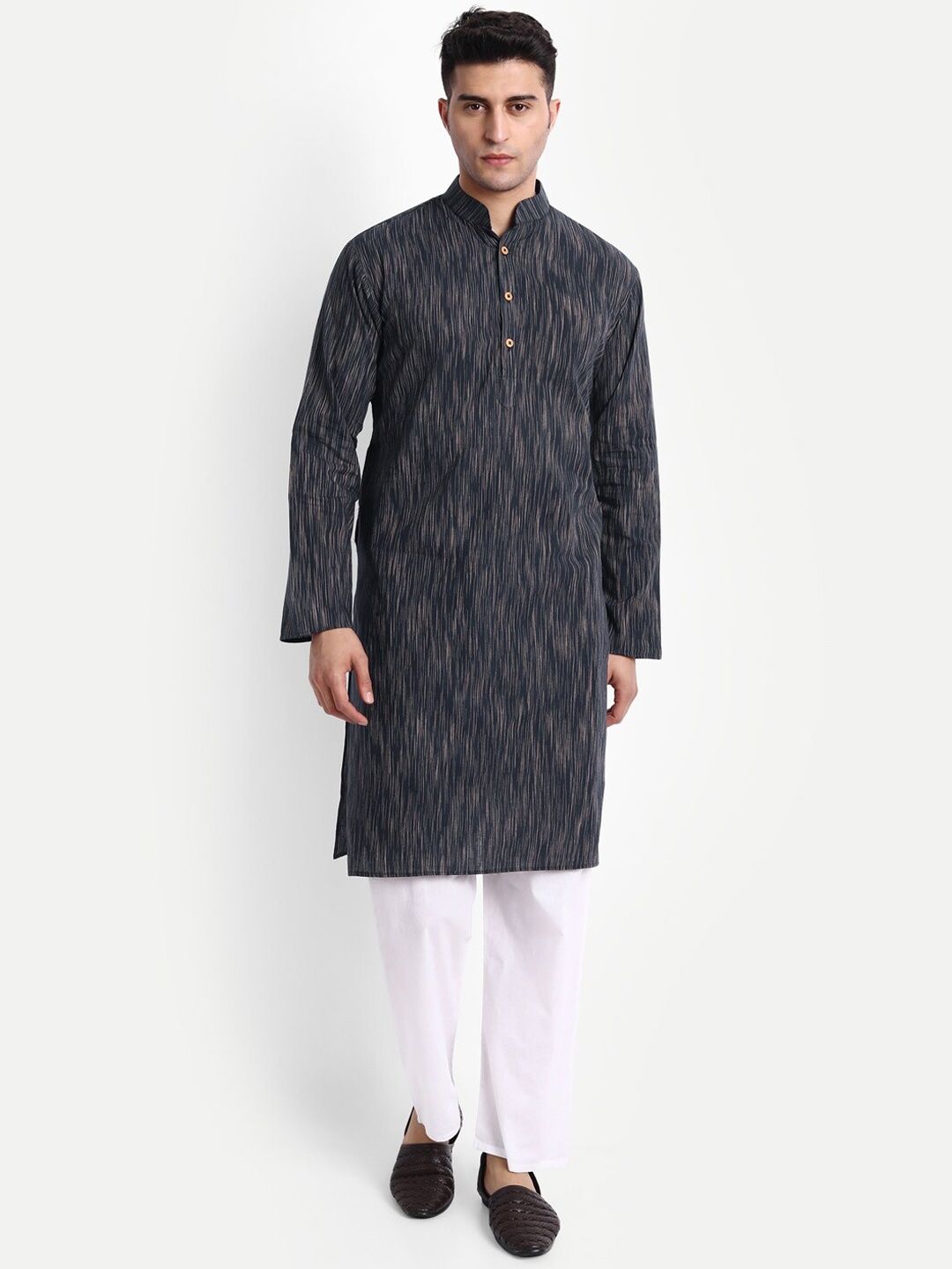 Aashima Wahal Mandarin Collar Band Collar Long Sleeve Cotton Straight Kurta, Navy blue
Aashima Wahal Mandarin Collar Band Collar Long Sleeve Cotton Straight Kurta, Navy blue
