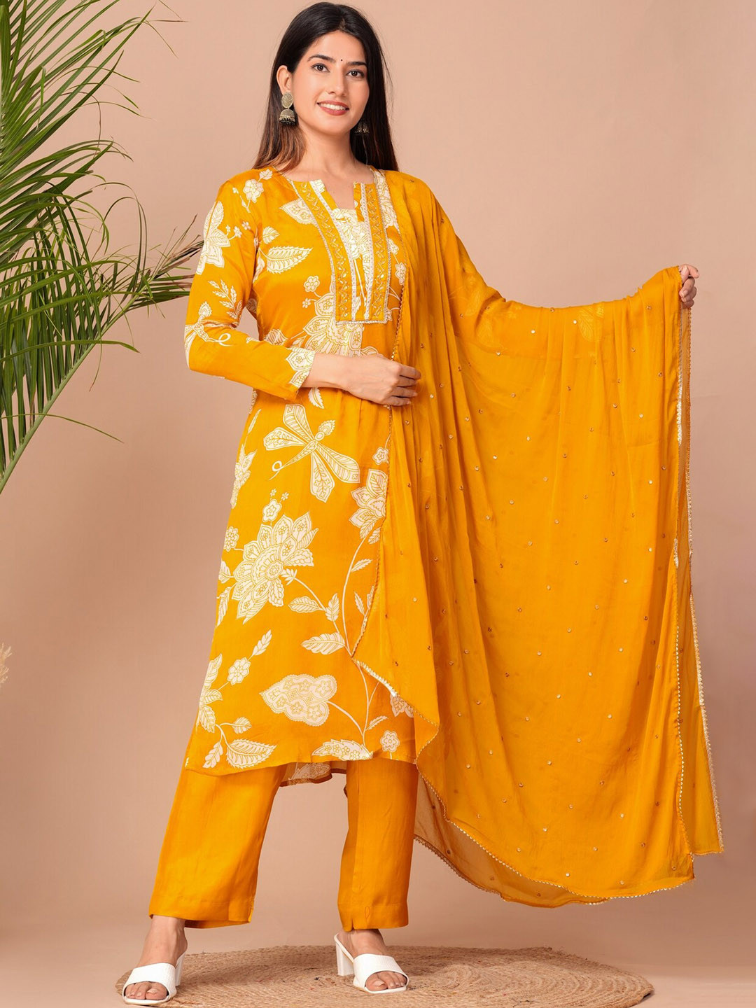 EtnicaWear Floral Printed Thread Work Straight Kurta & Trousers With Dupatta, Yellow
EtnicaWear Floral Printed Thread Work Straight Kurta & Trousers With Dupatta, Yellow