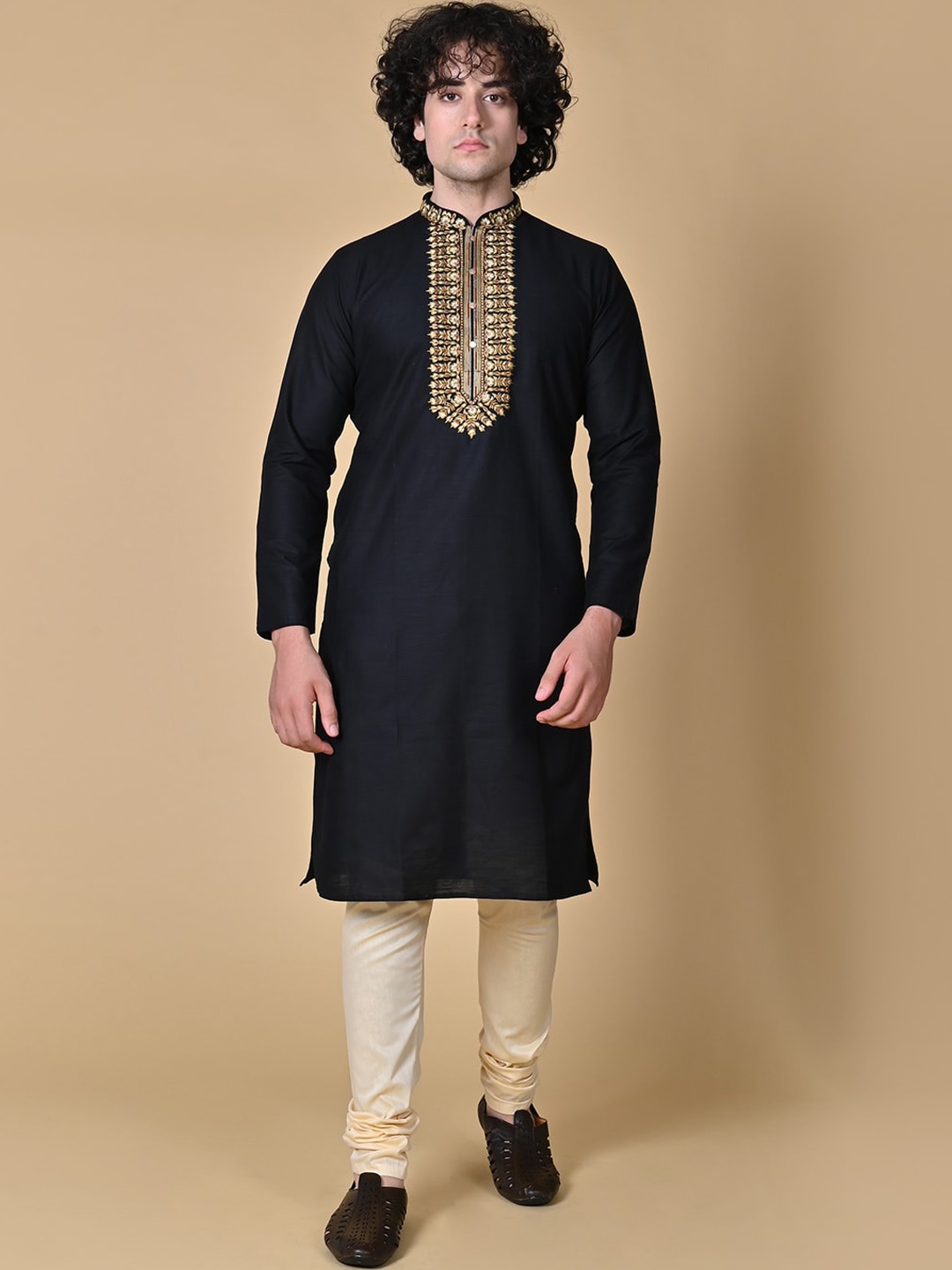 MAAHI FABS Ethnic Motifs Yoke Design Thread Work Straight Kurta With Churidar, Black
MAAHI FABS Ethnic Motifs Yoke Design Thread Work Straight Kurta With Churidar, Black