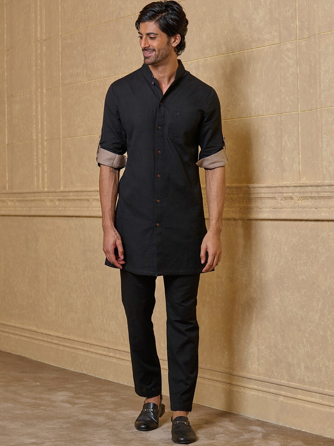 Tasva Mandarin Collar Kurta With Trousers, Black