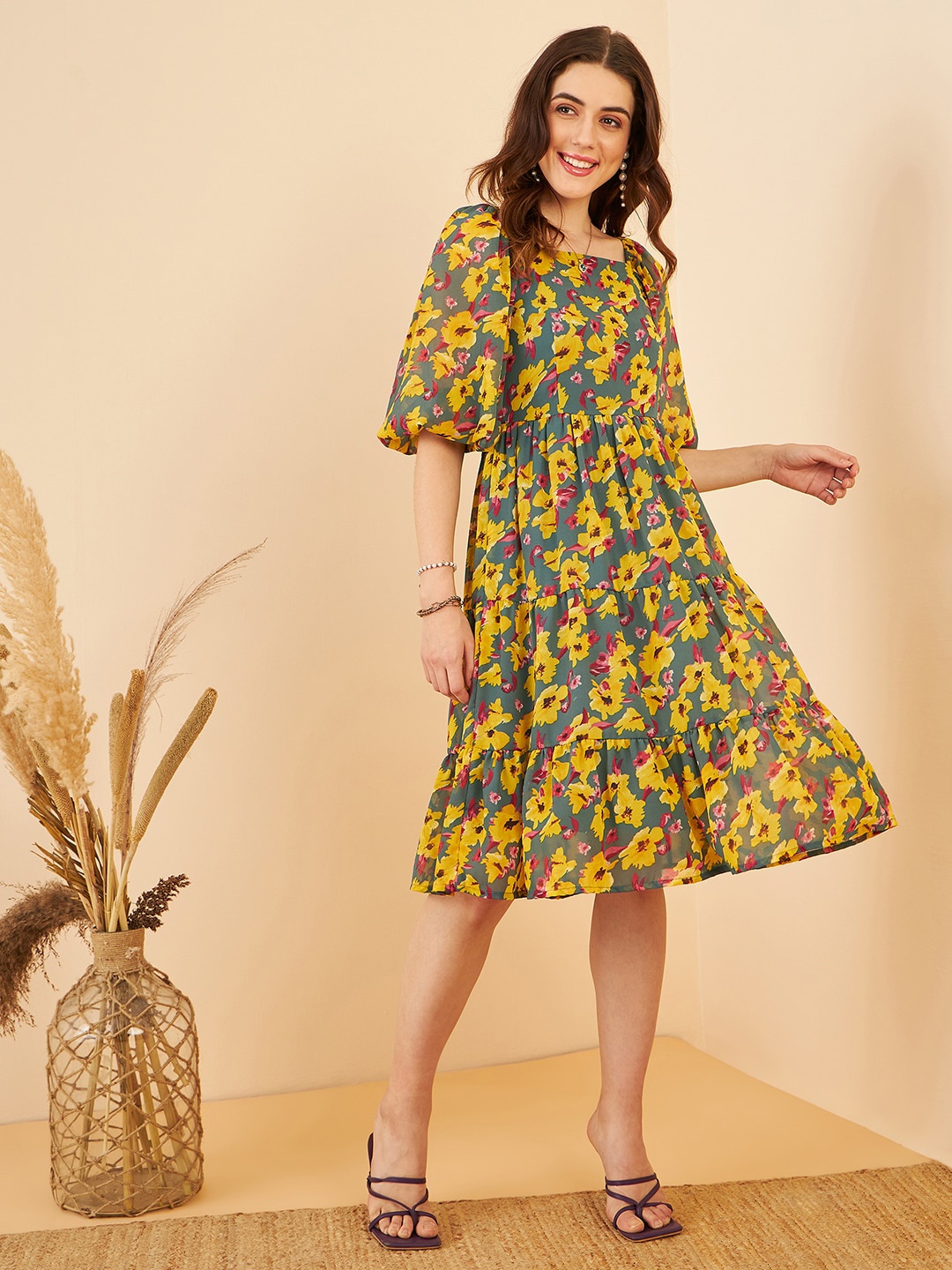 Marie Claire Yellow Floral Printed Square Neck Puff Sleeve Fit & Flare Tiered Dress, Grey
Marie Claire Yellow Floral Printed Square Neck Puff Sleeve Fit & Flare Tiered Dress, Grey