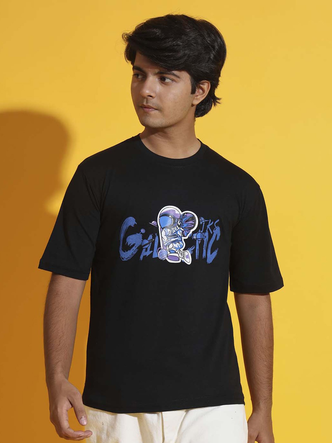 Nick and Jones Boys Graphic Printed Drop-Shoulder Sleeves Pure Cotton Oversized T-shirt, Black
Nick and Jones Boys Graphic Printed Drop-Shoulder Sleeves Pure Cotton Oversized T-shirt, Black