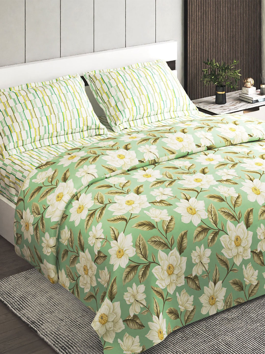 Home Centre Marlin Green & White Floral Cotton 130 TC 2 King Bedsheet with 2 Pillow Covers
Home Centre Marlin Green & White Floral Cotton 130 TC 2 King Bedsheet with 2 Pillow Covers