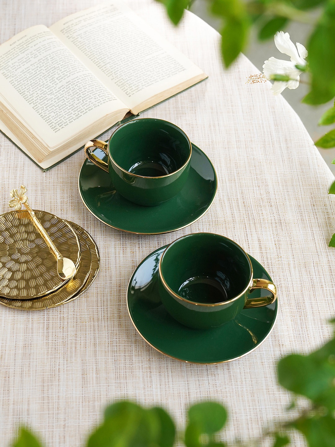 Pure Home and Living 2 Pcs Green & Gold-Toned Porcelain Cups and Saucers - 300 ML Each
Pure Home and Living 2 Pcs Green & Gold-Toned Porcelain Cups and Saucers - 300 ML Each
