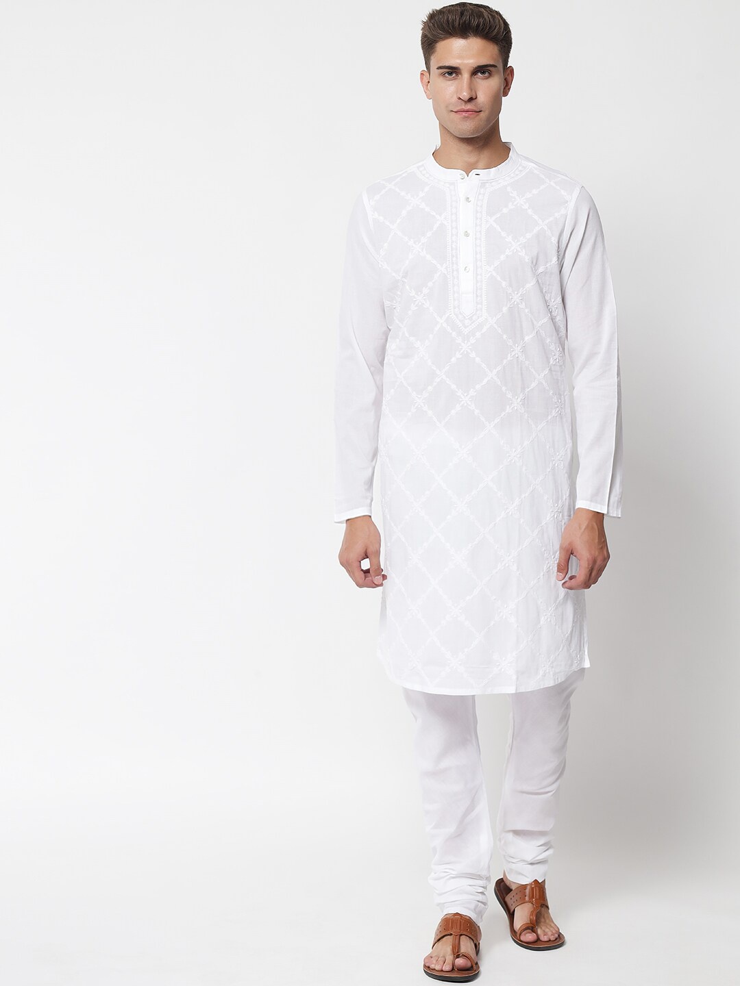 akheri Floral Embroidered Chikankari Detailed Mandarin Collar Pure Cotton Straight Kurta, White
akheri Floral Embroidered Chikankari Detailed Mandarin Collar Pure Cotton Straight Kurta, White