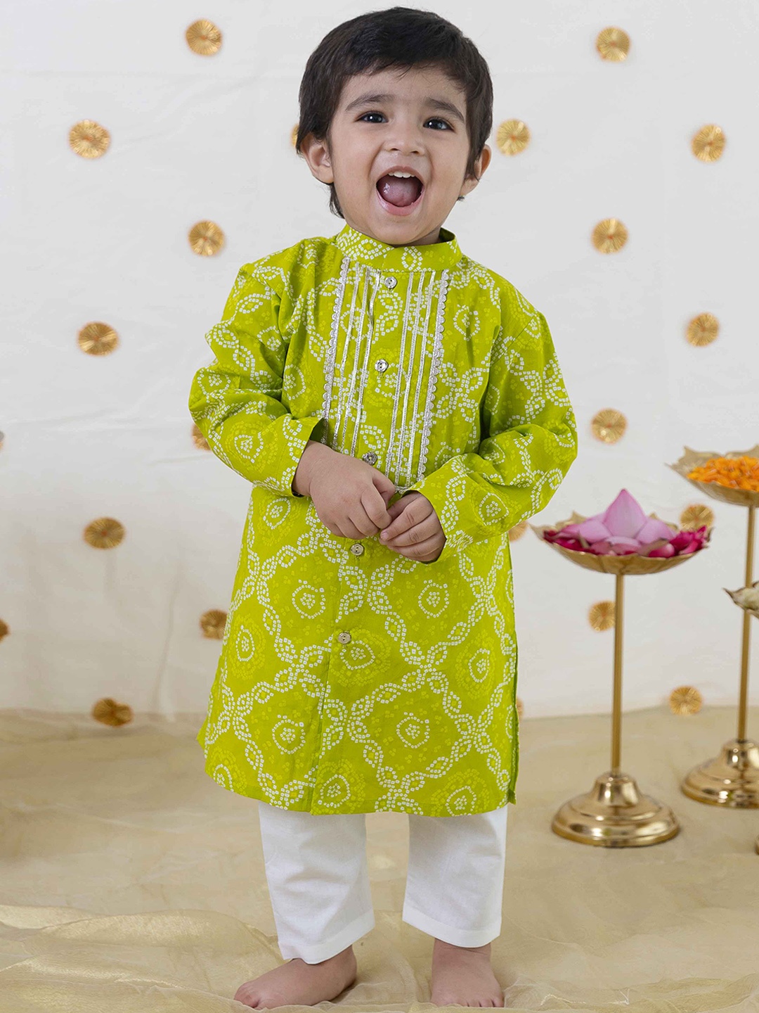 Tiber Taber Boys Bandhani Printed Regular Gotta Patti Pure Cotton Kurta with Pyjamas, Green
Tiber Taber Boys Bandhani Printed Regular Gotta Patti Pure Cotton Kurta with Pyjamas, Green