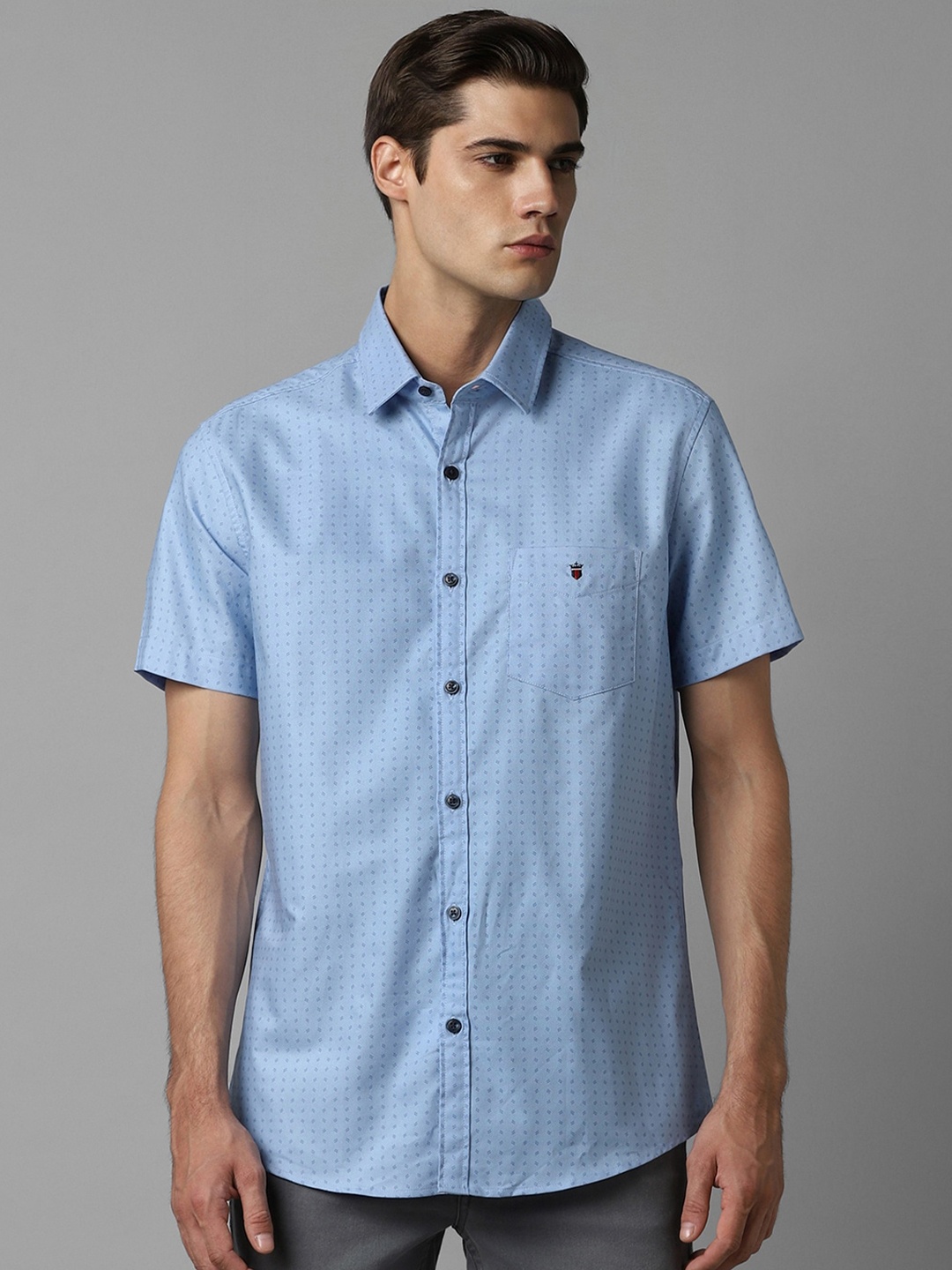 Louis Philippe Sport Slim Fit Micro Ditsy Spread Collar Pocket Cotton Casual Shirt, Blue
Louis Philippe Sport Slim Fit Micro Ditsy Spread Collar Pocket Cotton Casual Shirt, Blue