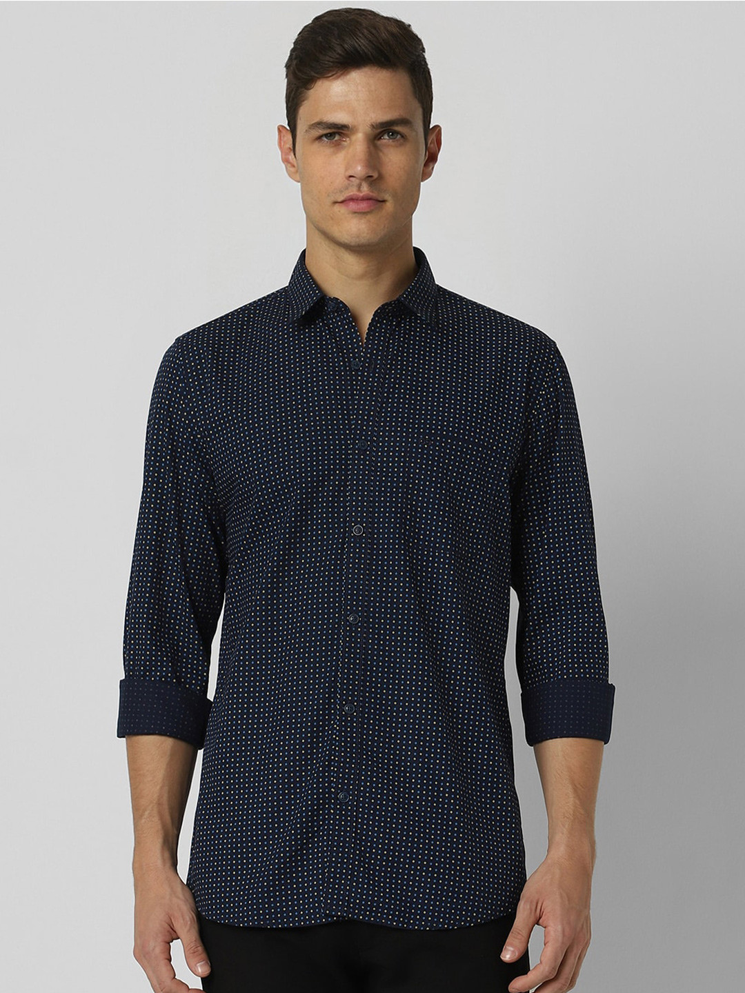 Peter England Casuals Slim Fit Micro Ditsy Printed Pure Cotton Casual Shirt, Navy blue
Peter England Casuals Slim Fit Micro Ditsy Printed Pure Cotton Casual Shirt, Navy blue