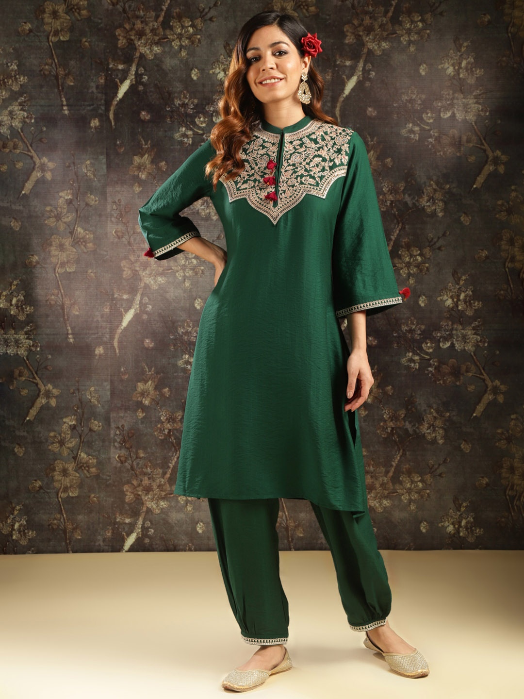 Lakshita Ethnic Motifs Yoke Design Flared Sleeves Thread Work Kurta With Salwar, Green
Lakshita Ethnic Motifs Yoke Design Flared Sleeves Thread Work Kurta With Salwar, Green