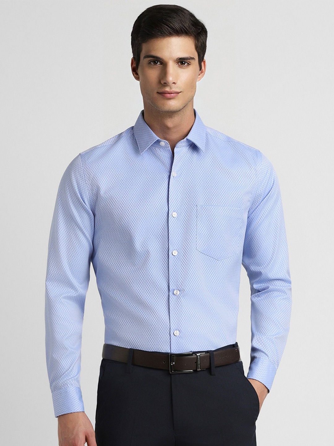 Peter England Elite Slim Fit Micro Ditsy Printed Spread Collar Pure Cotton Formal Shirt, Blue
Peter England Elite Slim Fit Micro Ditsy Printed Spread Collar Pure Cotton Formal Shirt, Blue