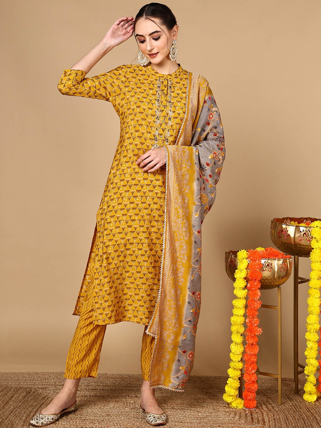 HERE&NOW Mustard Yellow Geometric Printed Regular Straight Kurta & Trousers With Dupatta
HERE&NOW Mustard Yellow Geometric Printed Regular Straight Kurta & Trousers With Dupatta