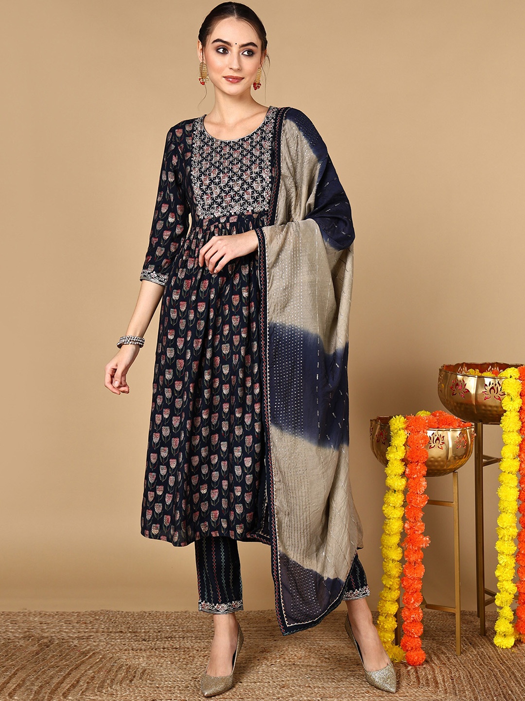 HERE&NOW Ethnic Motifs Printed Regular Thread Work Kurta With Trousers & Dupatta, Navy blue
HERE&NOW Ethnic Motifs Printed Regular Thread Work Kurta With Trousers & Dupatta, Navy blue