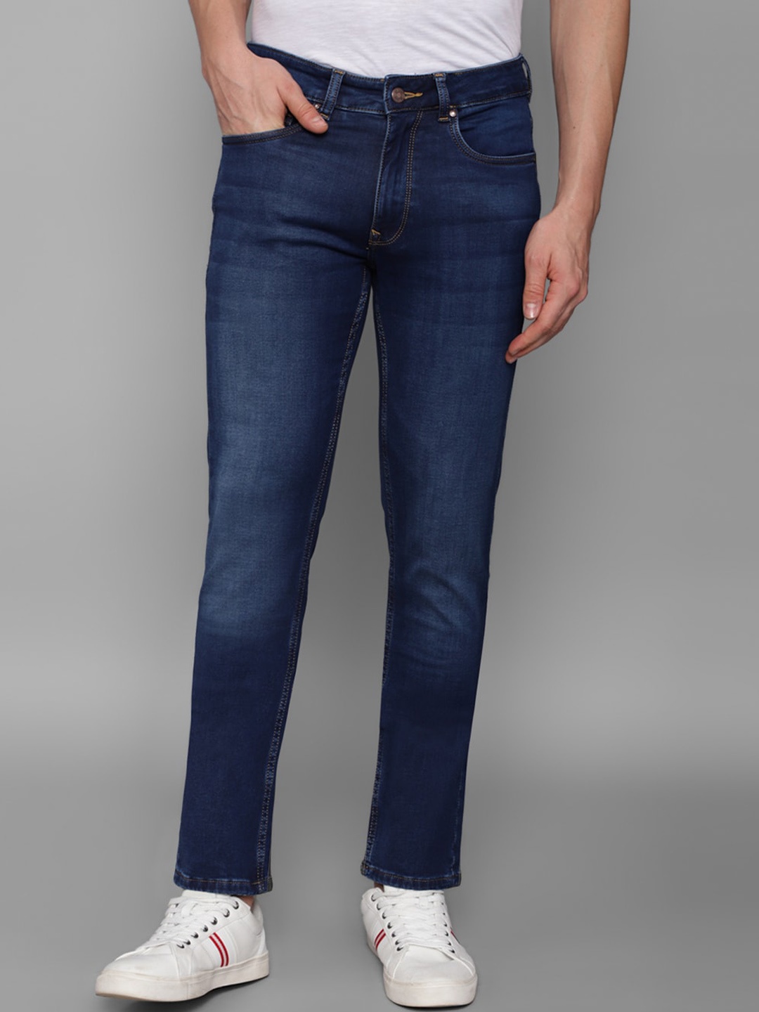 Louis Philippe Jeans Men Slim Fit Clean Look Light Fade Stretchable Jeans, Navy blue
Louis Philippe Jeans Men Slim Fit Clean Look Light Fade Stretchable Jeans, Navy blue