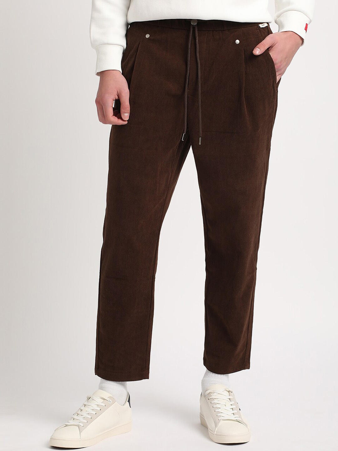 THE BEAR HOUSE Men Relaxed Loose Fit Corduroy Cotton Pleated Regular Trousers, Brown
THE BEAR HOUSE Men Relaxed Loose Fit Corduroy Cotton Pleated Regular Trousers, Brown