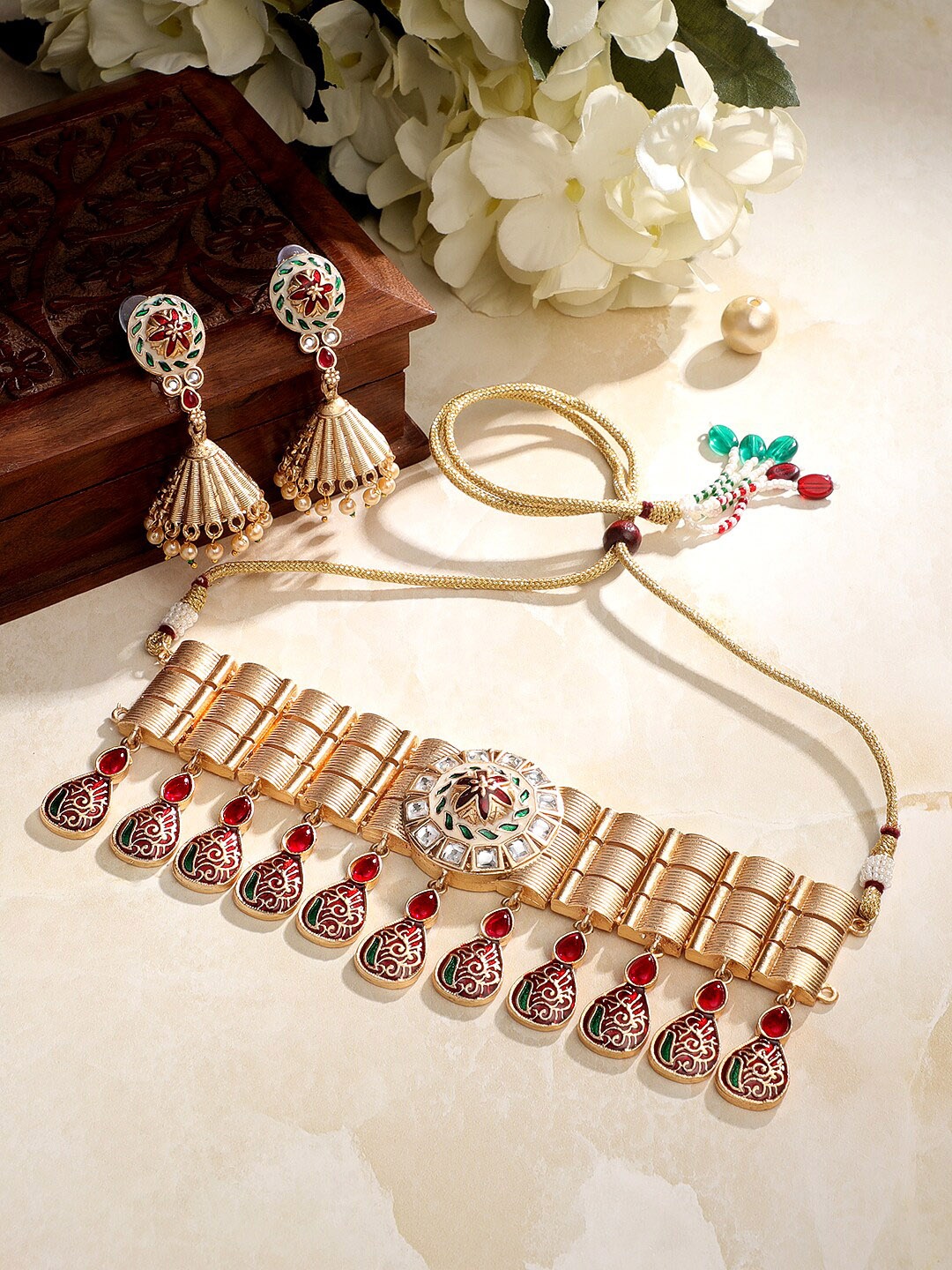 ASMITTA JEWELLERY Gold-Plated Kundan-Studded & Pearl Beaded Choker Necklace & Earrings
ASMITTA JEWELLERY Gold-Plated Kundan-Studded & Pearl Beaded Choker Necklace & Earrings