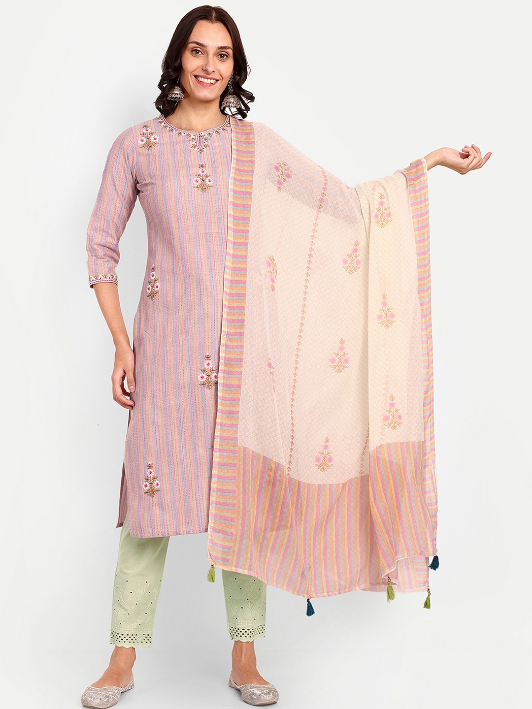 KAVITA GUPTA Floral Embroidered Pure Cotton Regular Kurta with Trousers & With Dupatta, Pink
KAVITA GUPTA Floral Embroidered Pure Cotton Regular Kurta with Trousers & With Dupatta, Pink
