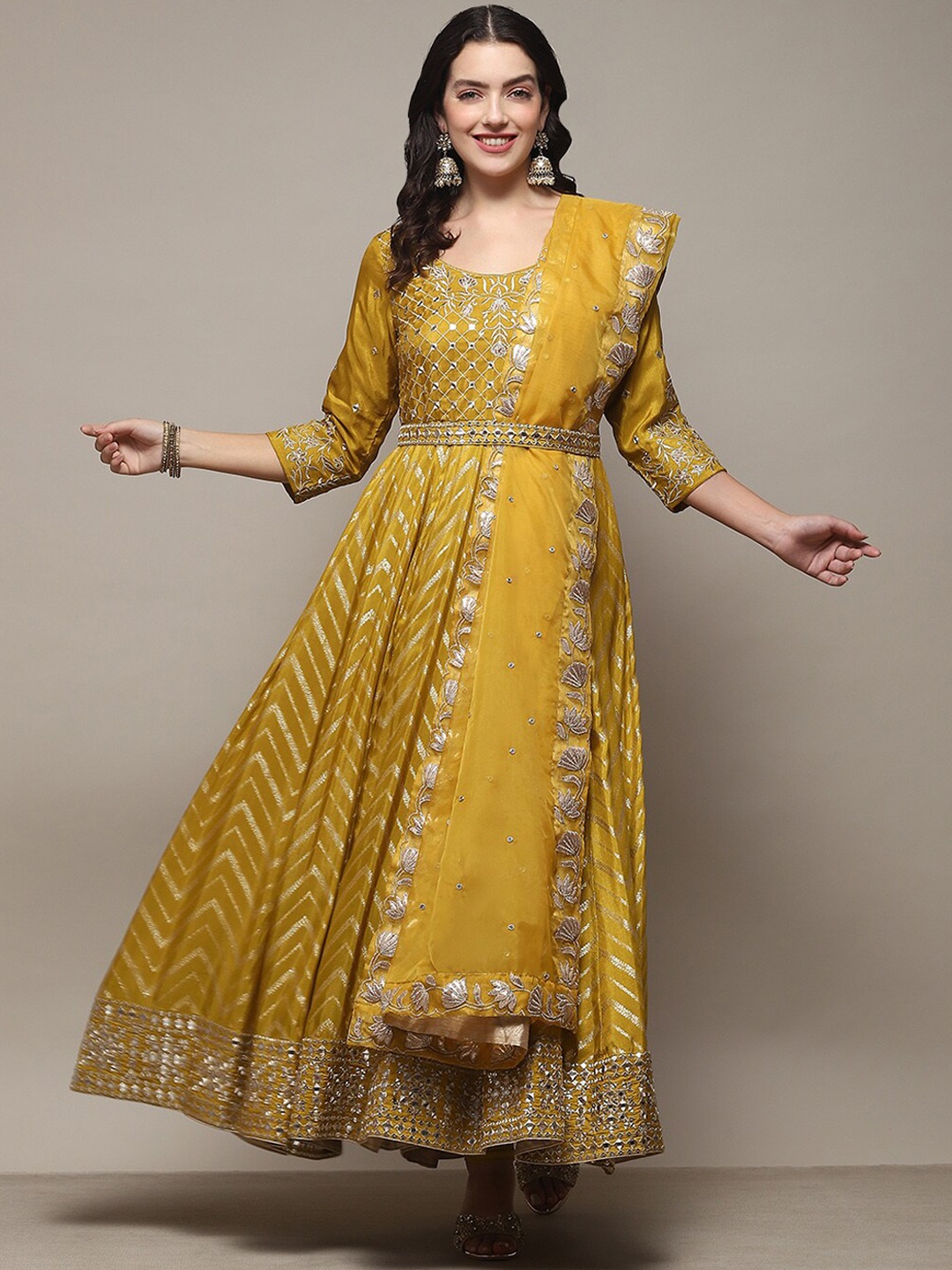 Biba Geometric Printed Thread Work Anarkali Kurta & Leggings With Dupatta, Lime green
Biba Geometric Printed Thread Work Anarkali Kurta & Leggings With Dupatta, Lime green