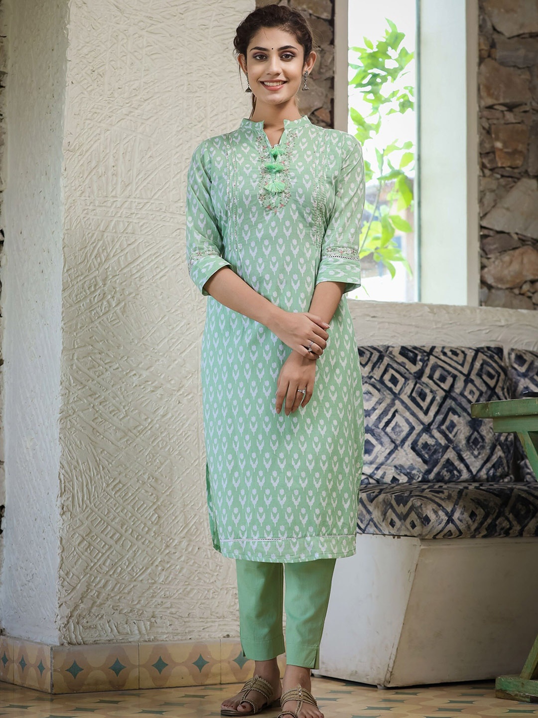 KAAJH Ethnic Motifs Printed Mandarin Collar Sequinned Cotton Straight Kurta with Trousers, Green
KAAJH Ethnic Motifs Printed Mandarin Collar Sequinned Cotton Straight Kurta with Trousers, Green