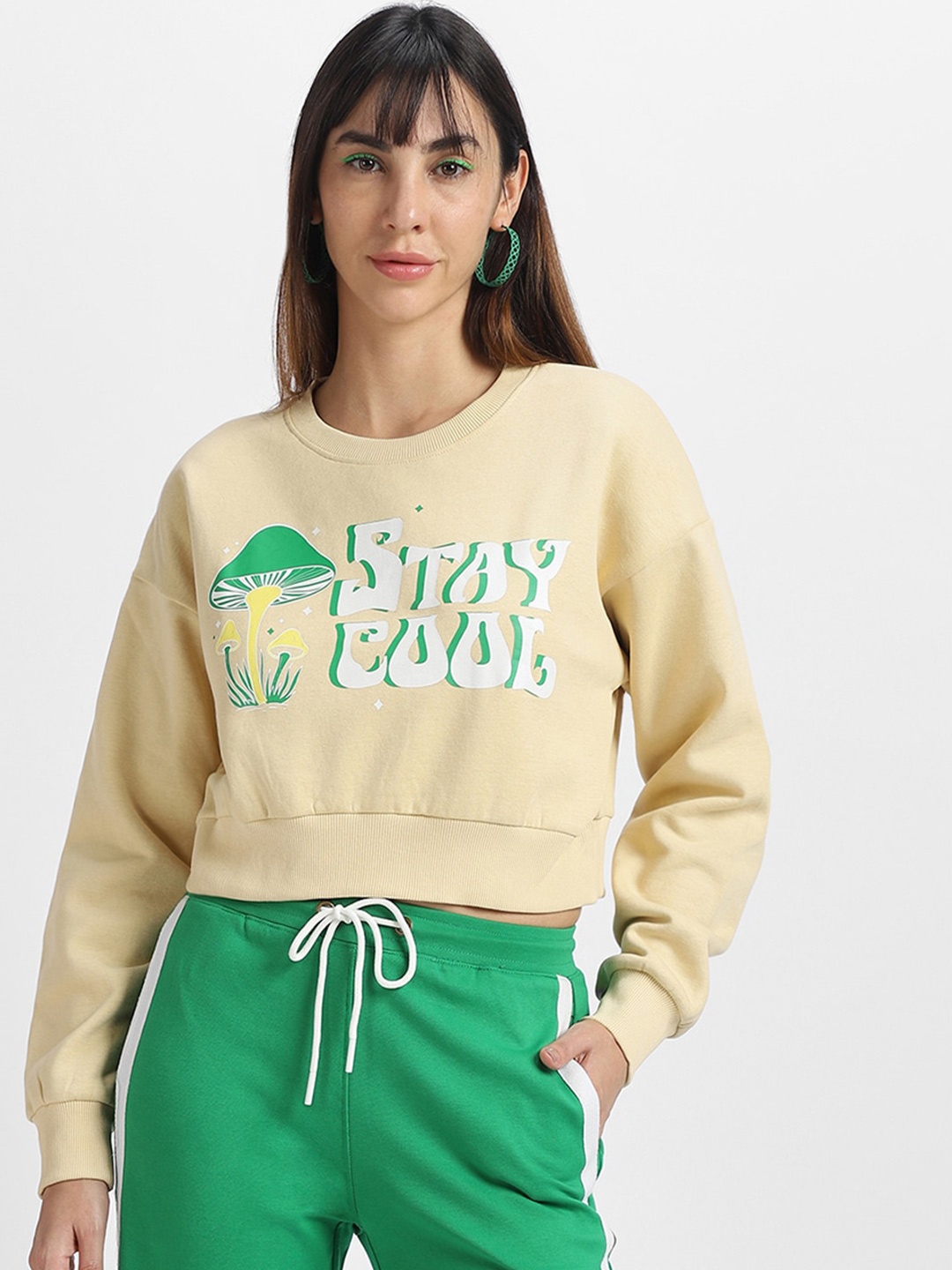 JUNEBERRY Graphic Printed Drop Shoulder Sleeves Crop Pullover Fleece Sweatshirt, Beige
JUNEBERRY Graphic Printed Drop Shoulder Sleeves Crop Pullover Fleece Sweatshirt, Beige