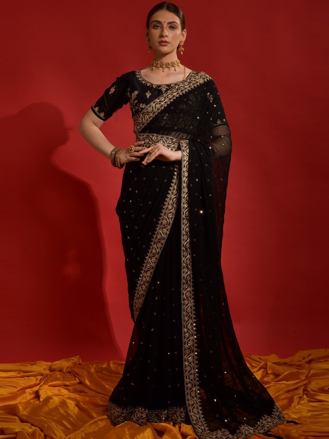 GAJARAI Embellished Sequinned Belted Saree, Black