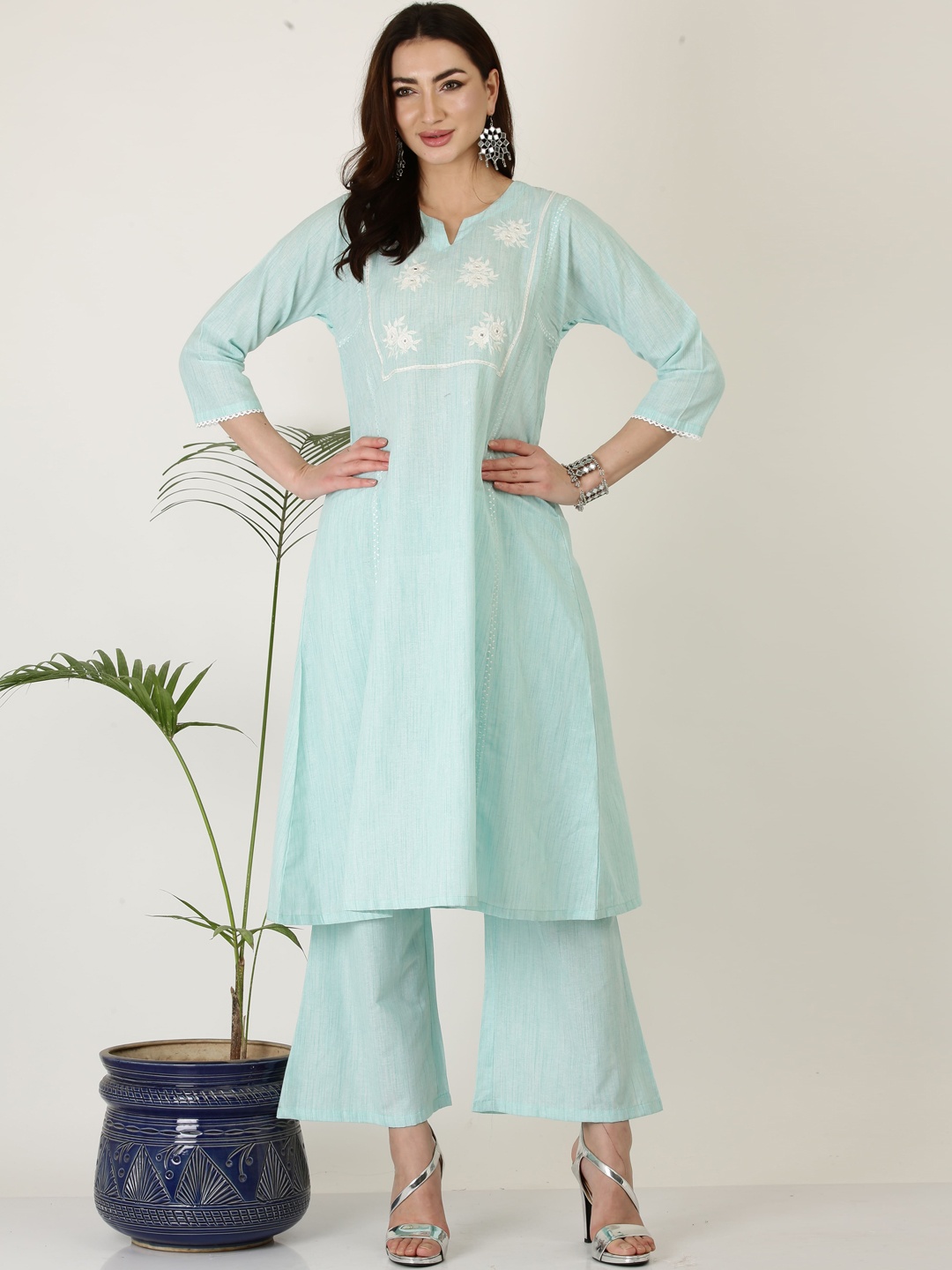 KAANCHIE NANGGIA Floral Yoke Design A-Line Thread Work Pure Cotton Kurta With Trousers, Blue
KAANCHIE NANGGIA Floral Yoke Design A-Line Thread Work Pure Cotton Kurta With Trousers, Blue