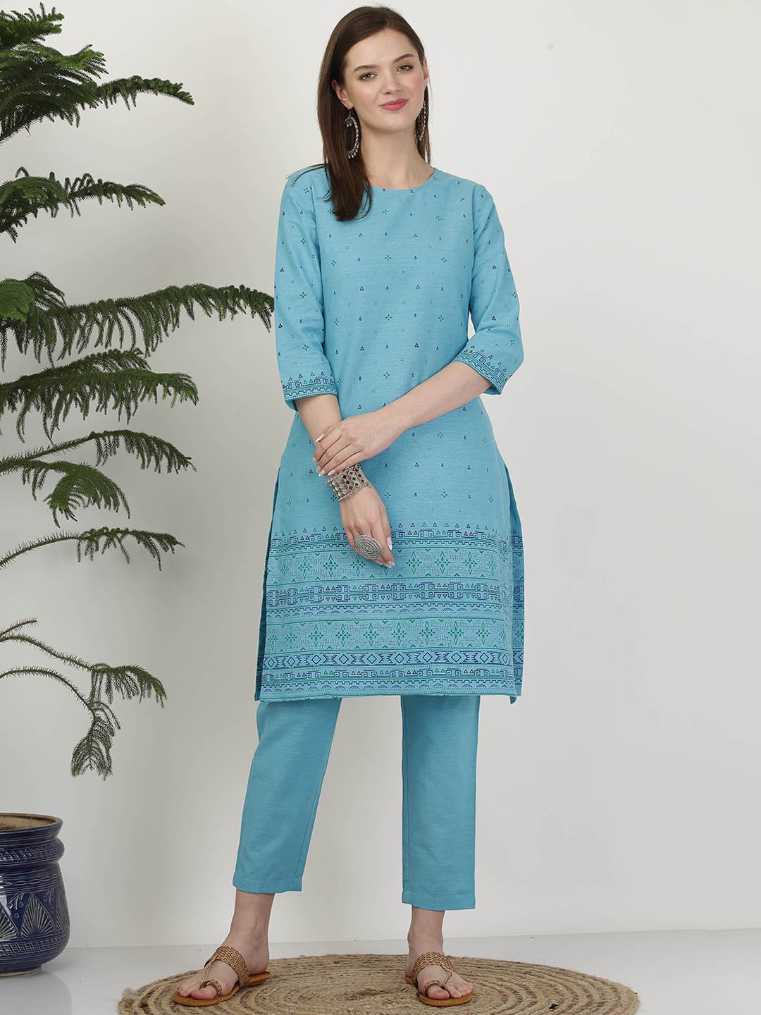 KAANCHIE NANGGIA Ethnic Motifs Printed Regular Pure Cotton Kurta With Trousers, Blue
KAANCHIE NANGGIA Ethnic Motifs Printed Regular Pure Cotton Kurta With Trousers, Blue