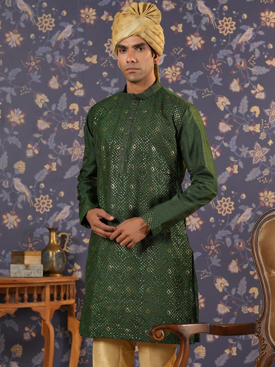 House of Pataudi Ethnic Motifs Embroidered Sequined Straight Kurta With Trouser, Green
House of Pataudi Ethnic Motifs Embroidered Sequined Straight Kurta With Trouser, Green