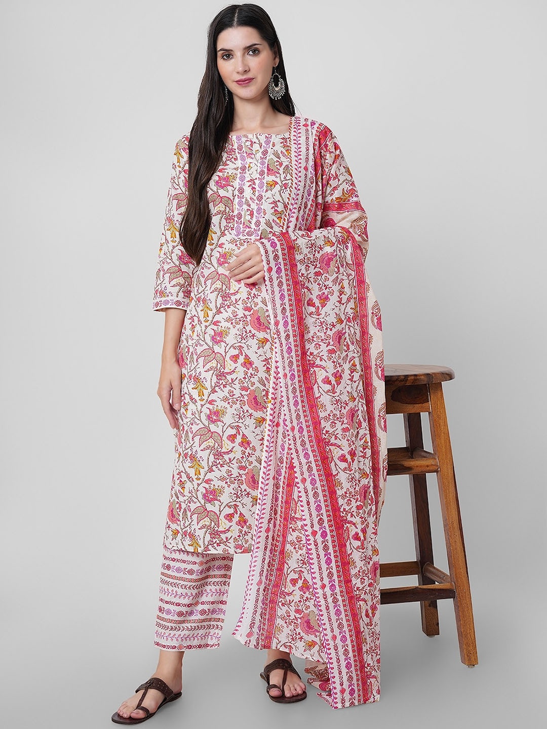 KALINI Floral Printed Regular Gotta Patti Pure Cotton Kurta With Trousers & Dupatta, Pink
KALINI Floral Printed Regular Gotta Patti Pure Cotton Kurta With Trousers & Dupatta, Pink