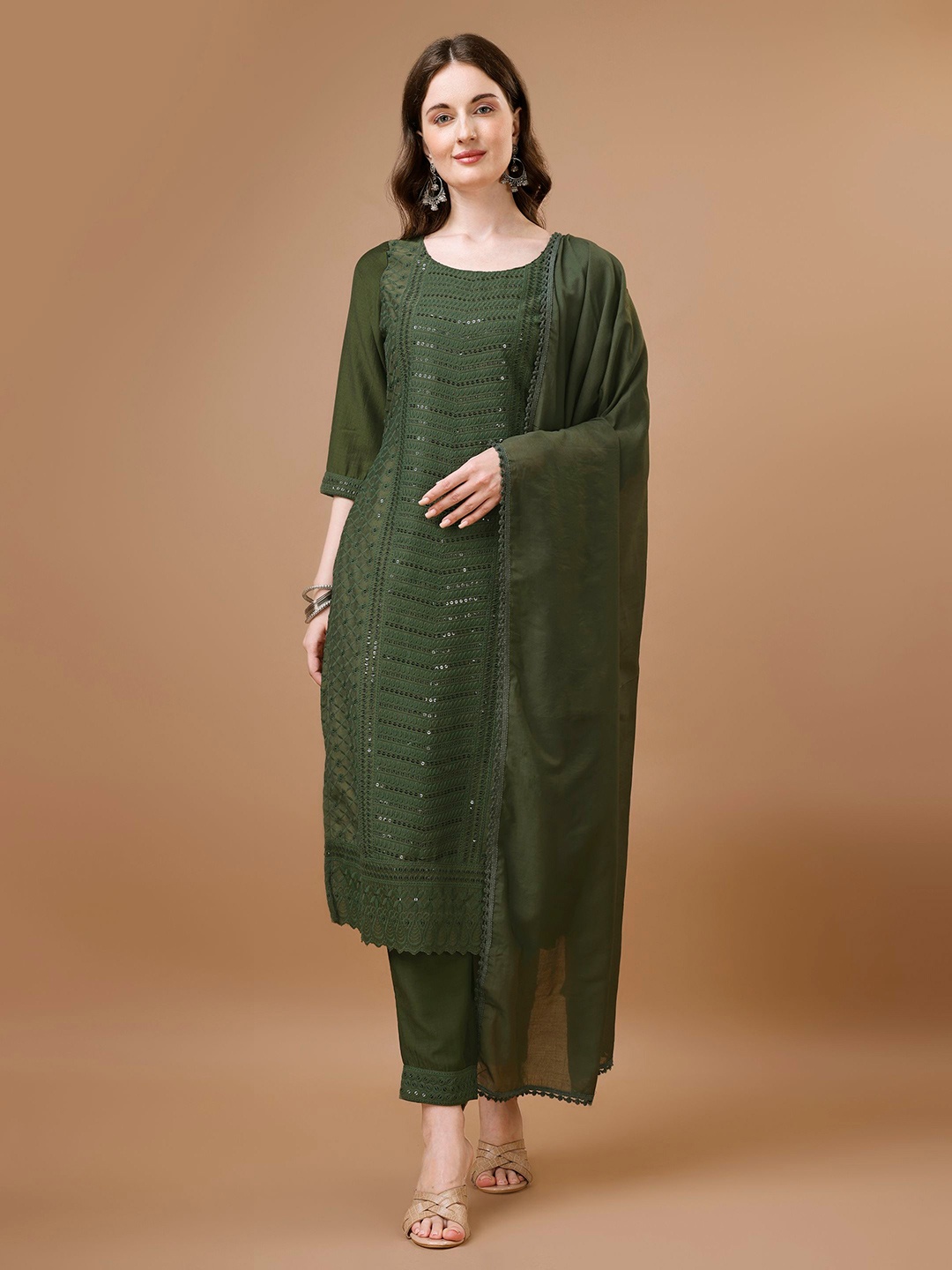 Shopping Queen Ethnic Motifs Embroidered Regular Sequinned Kurta with Trousers & Dupatta, Green
Shopping Queen Ethnic Motifs Embroidered Regular Sequinned Kurta with Trousers & Dupatta, Green