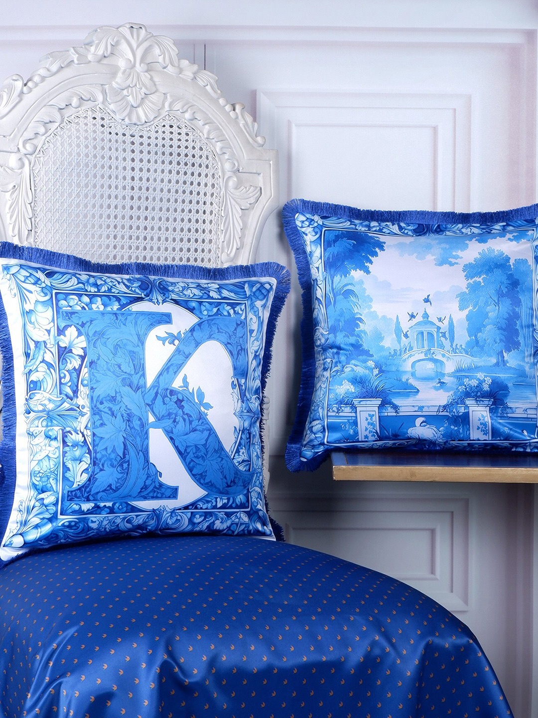 THE WHITE INK DECOR Blue & White 2 Pcs Floral Satin Fringe Hem Square Cushion Covers
THE WHITE INK DECOR Blue & White 2 Pcs Floral Satin Fringe Hem Square Cushion Covers