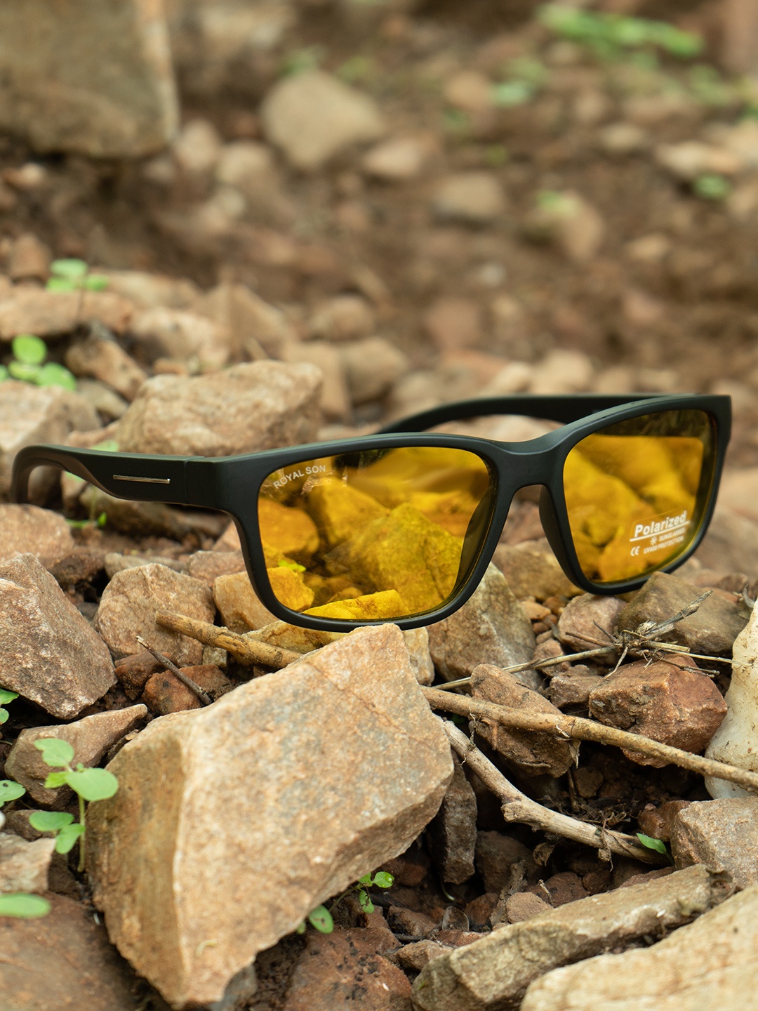ROYAL SON Unisex Rectangle Sunglasses with Polarised and UV Protected Lens CHI00161-C2, Yellow
ROYAL SON Unisex Rectangle Sunglasses with Polarised and UV Protected Lens CHI00161-C2, Yellow