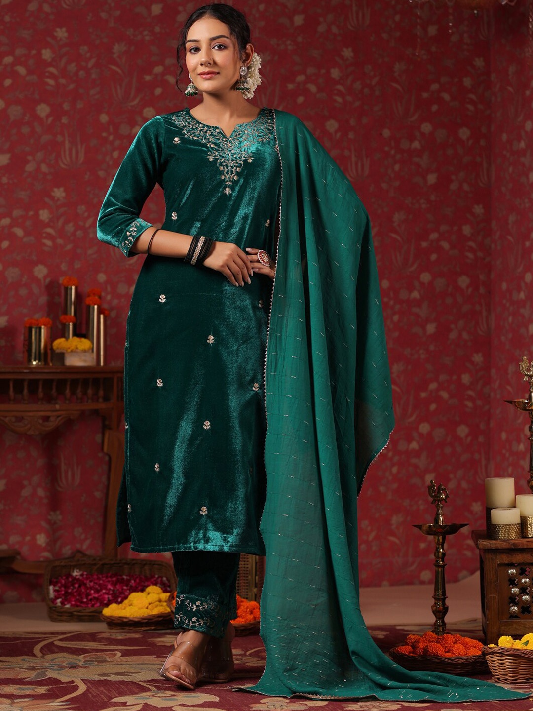 Ishin Ethnic Motifs Embroidered Velvet Straight Kurta & Trousers With Dupatta, Teal
Ishin Ethnic Motifs Embroidered Velvet Straight Kurta & Trousers With Dupatta, Teal