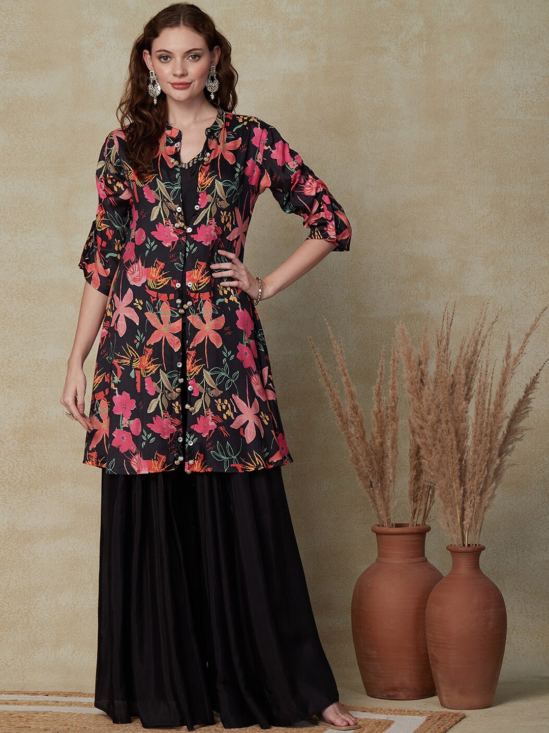 FASHOR Floral Printed Mandarin Collar A-Line Kurta & Palazzos With Inner, Black
FASHOR Floral Printed Mandarin Collar A-Line Kurta & Palazzos With Inner, Black
